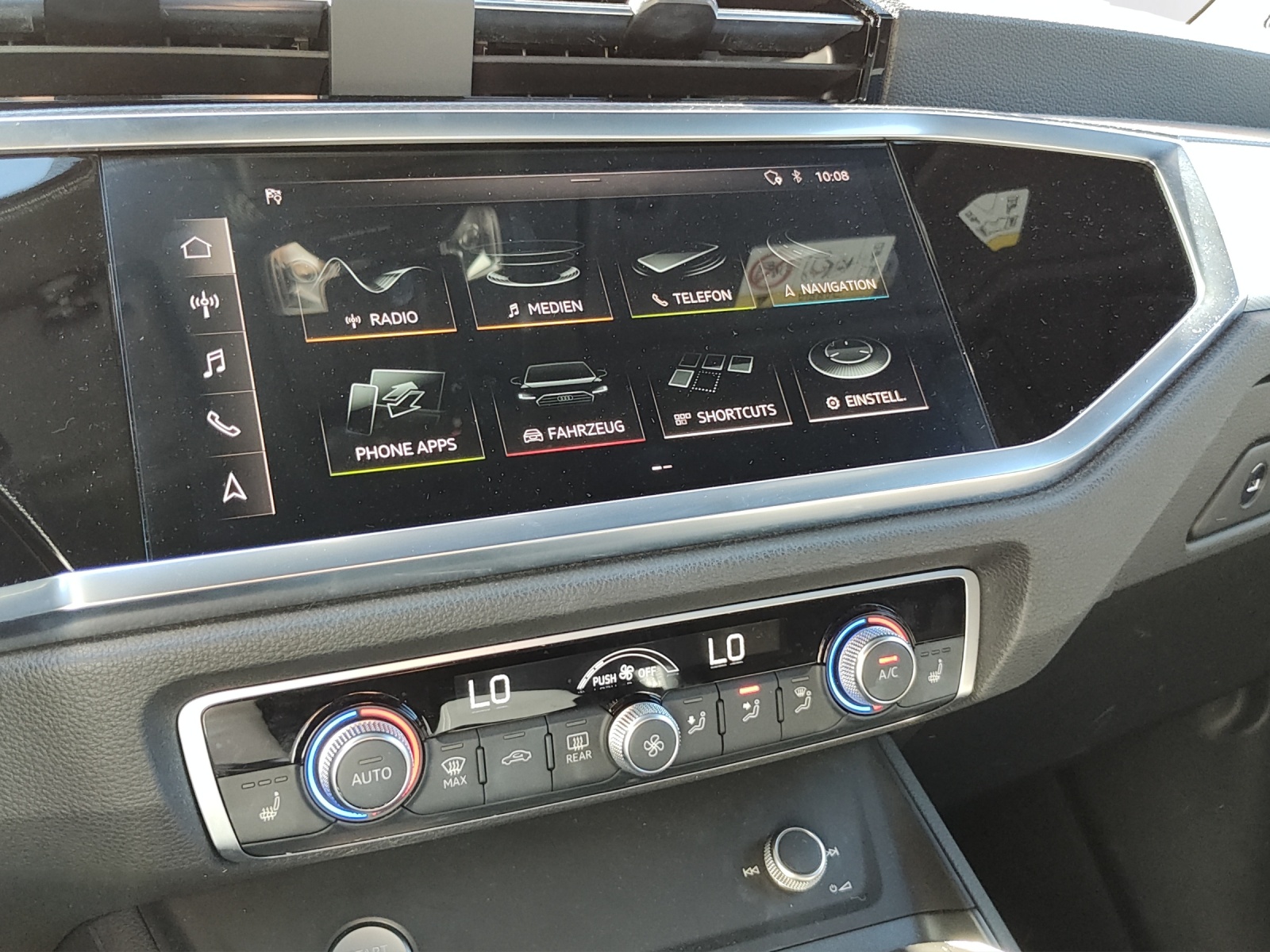 AUDI Q3 40 TFSI S line quattro S-tronic-image-8