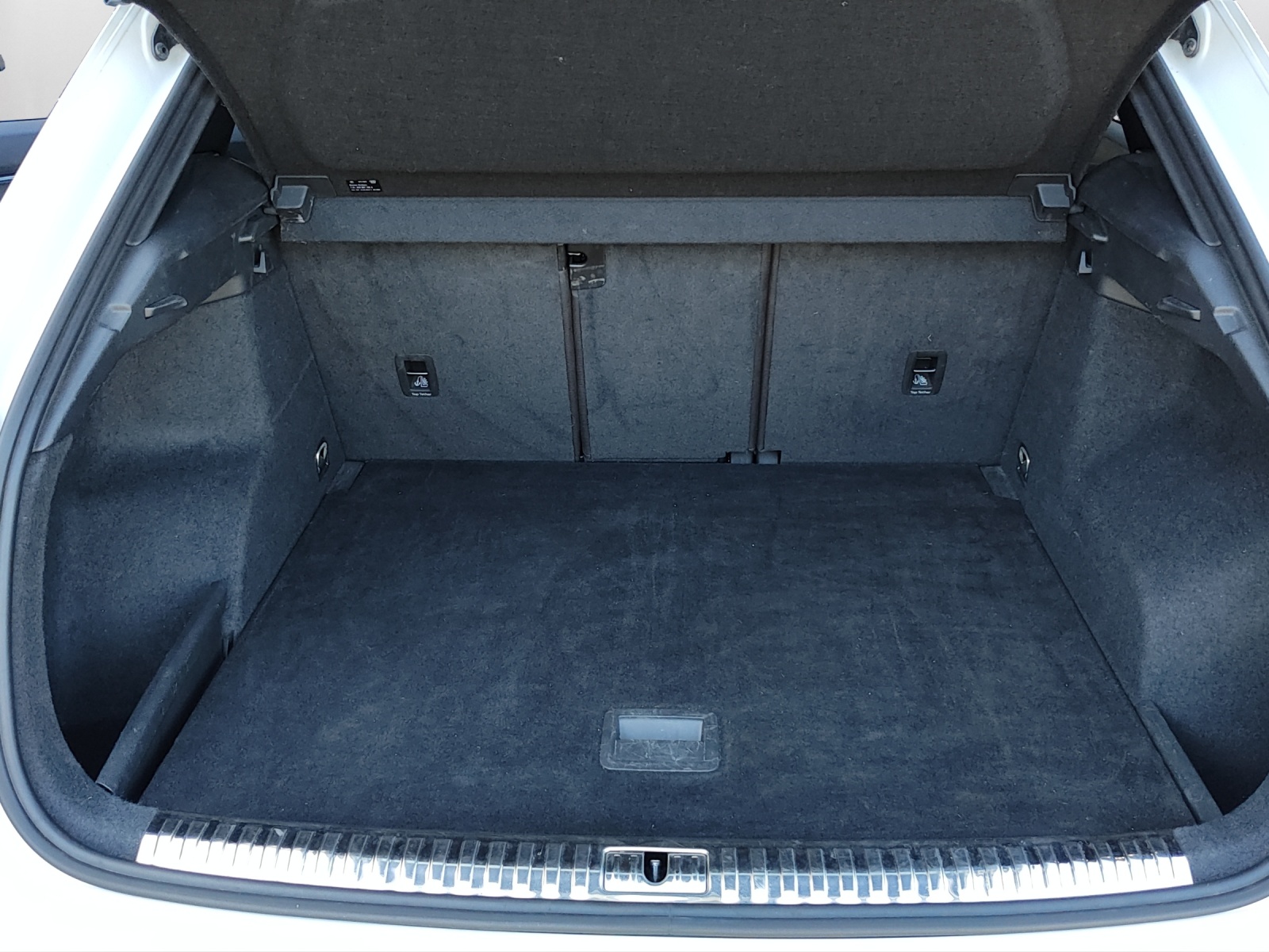 AUDI Q3 40 TFSI S line quattro S-tronic-image-11