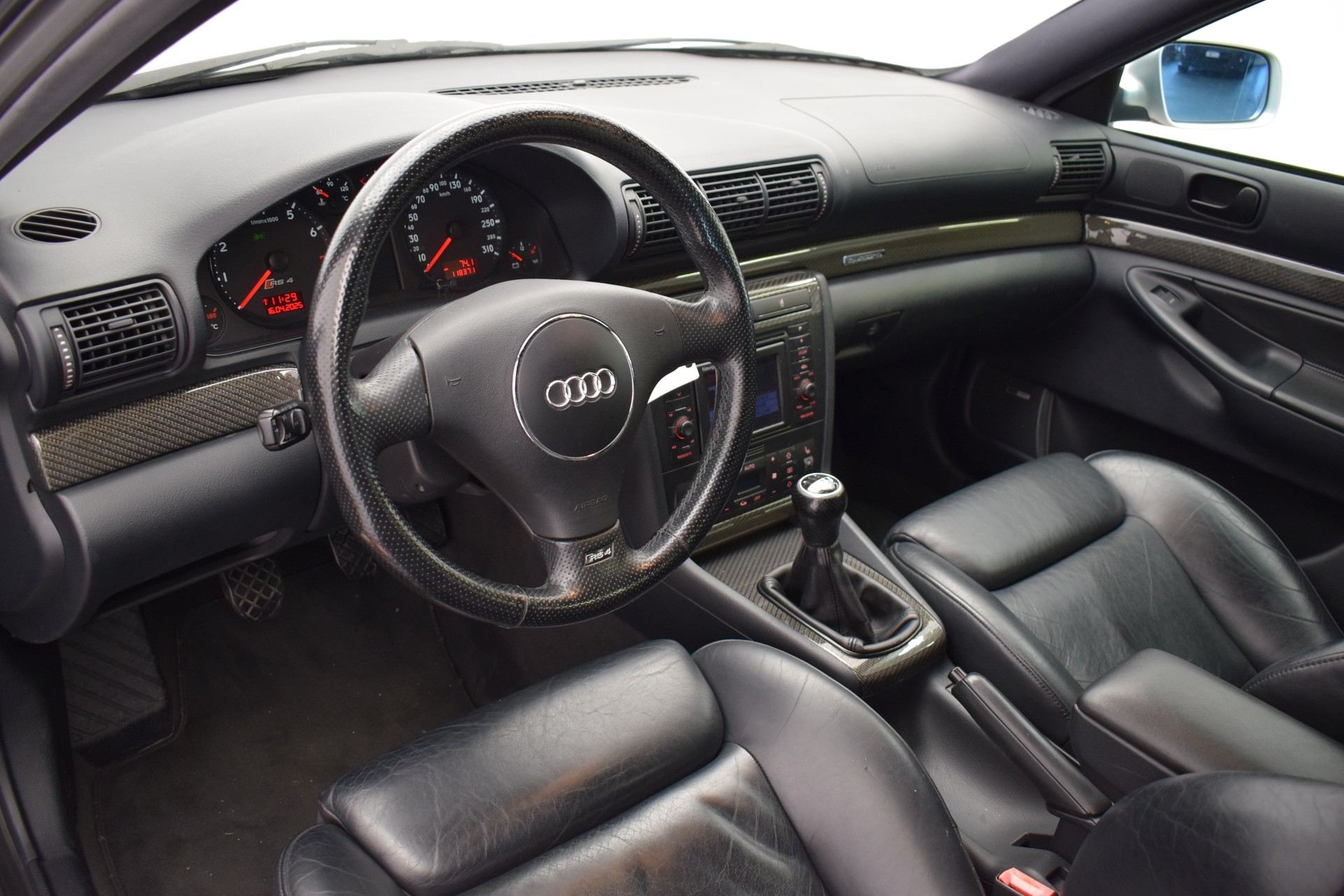 AUDI RS4 Avant quattro "Avus Silber Metallic"-image-16