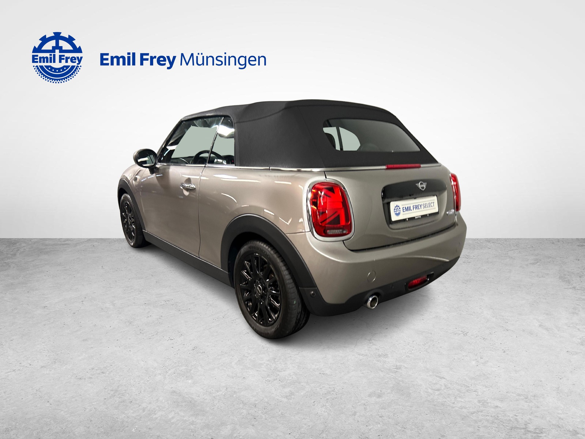 MINI Cabrio F57 1.5i Cooper-image-12