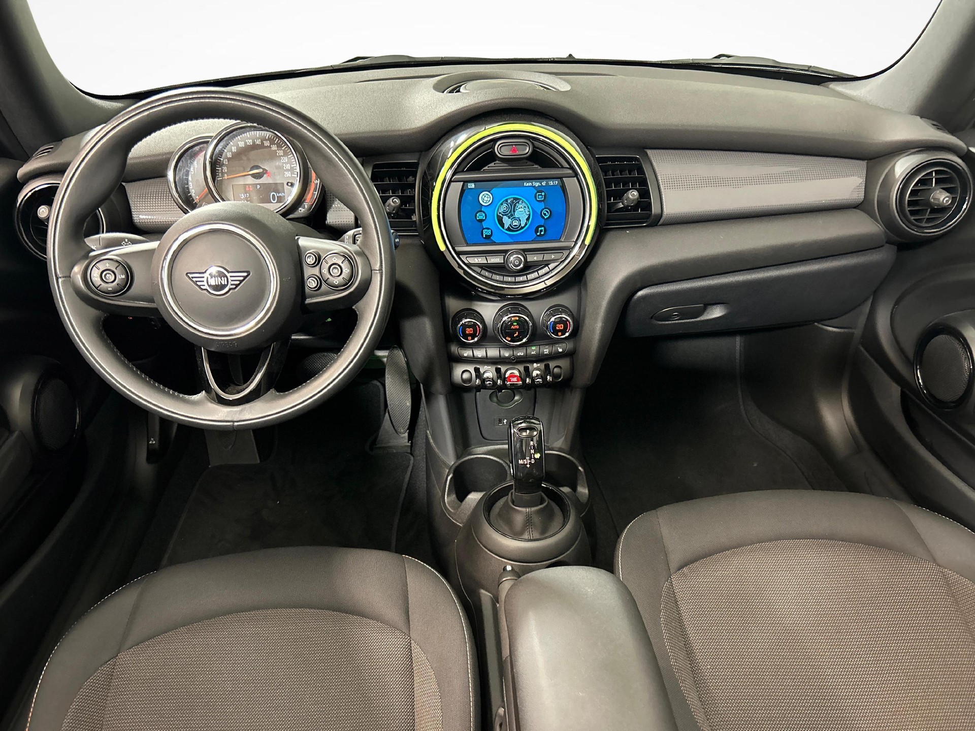 MINI Cabrio F57 1.5i Cooper-image-8