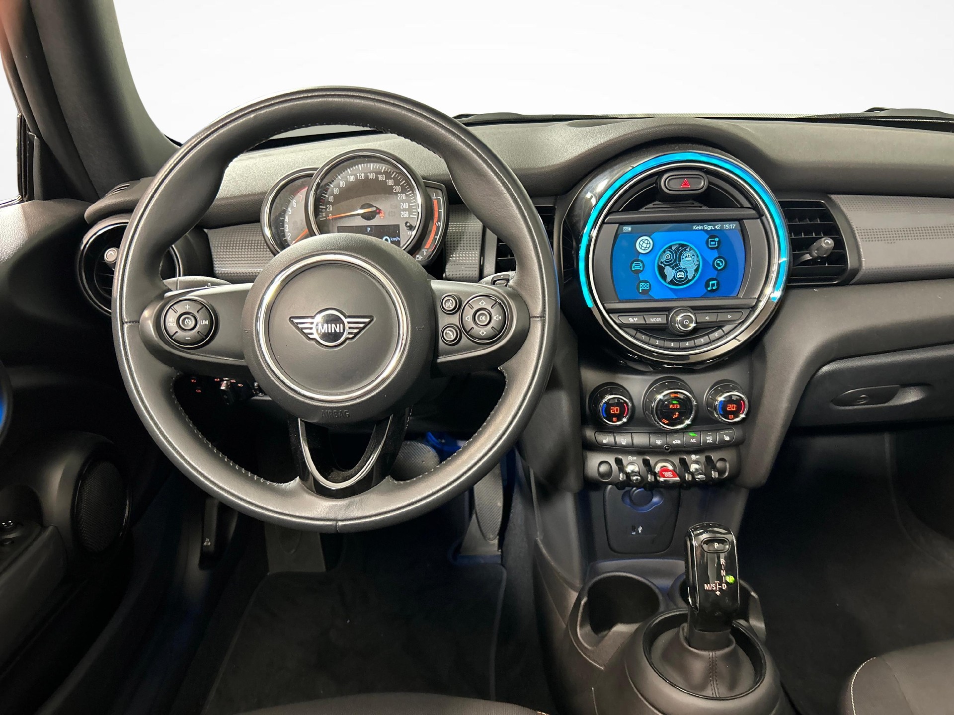 MINI Cabrio F57 1.5i Cooper-image-7