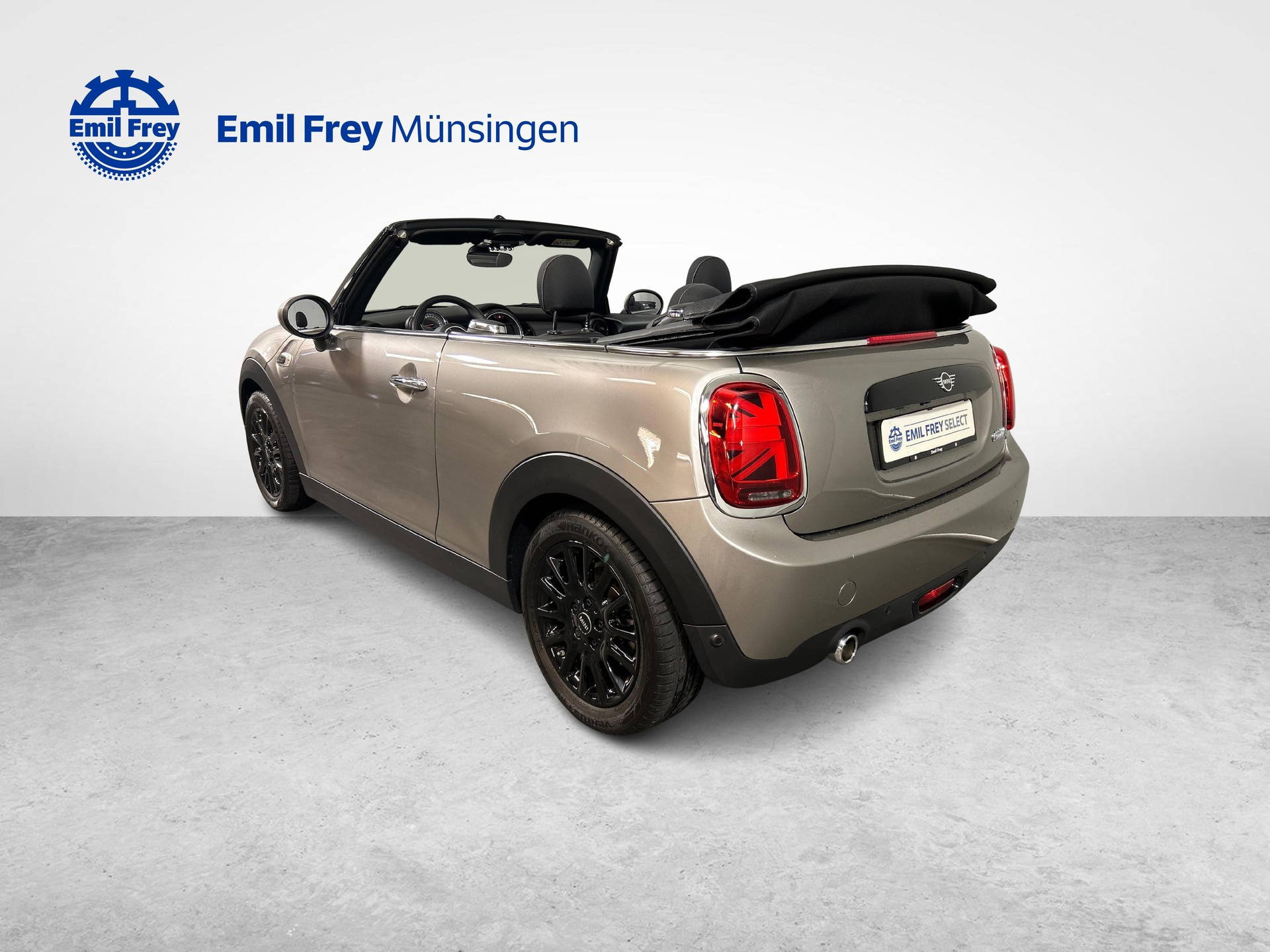 MINI Cabrio F57 1.5i Cooper-image-11