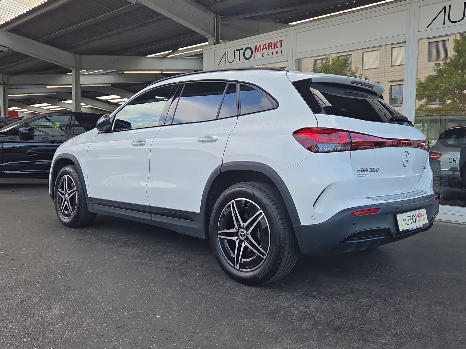MERCEDES-BENZ EQA 350 AMG Line 4Matic-image-2