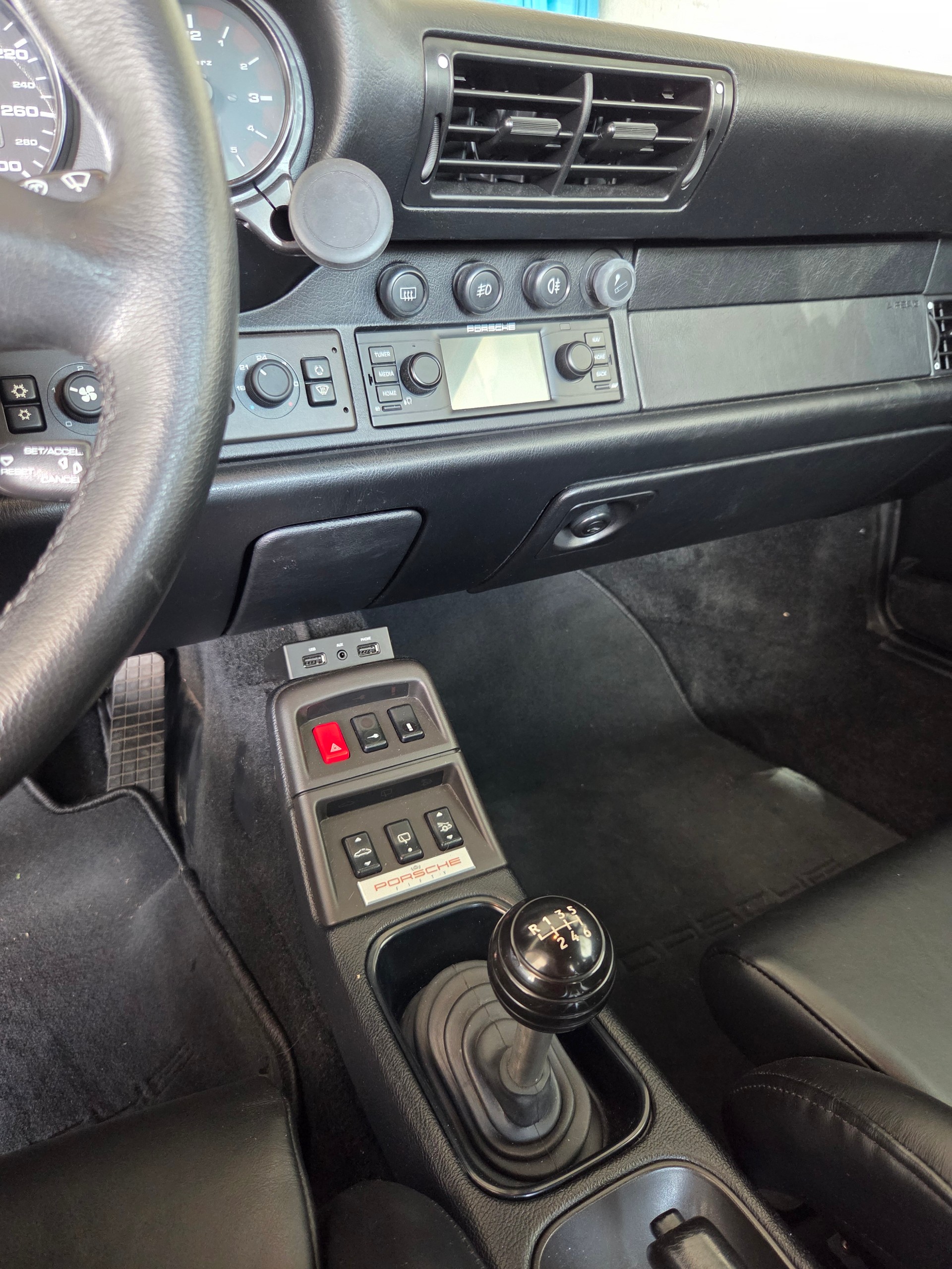 PORSCHE 993 3.6 Carrera 4 Fifty mit 35+ kCHF Upgrades-image-10