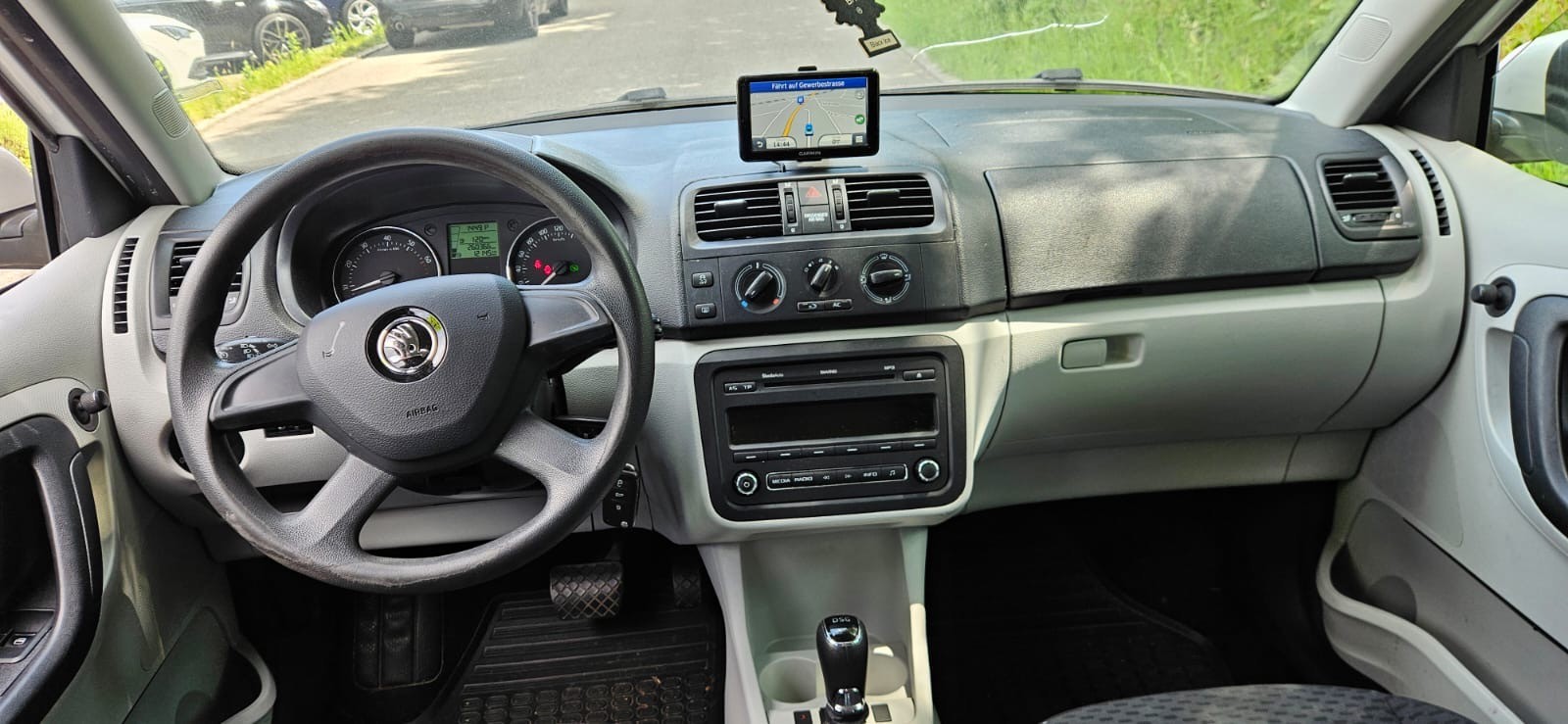 SKODA Fabia 1.2 TSI Family DSG-image-2