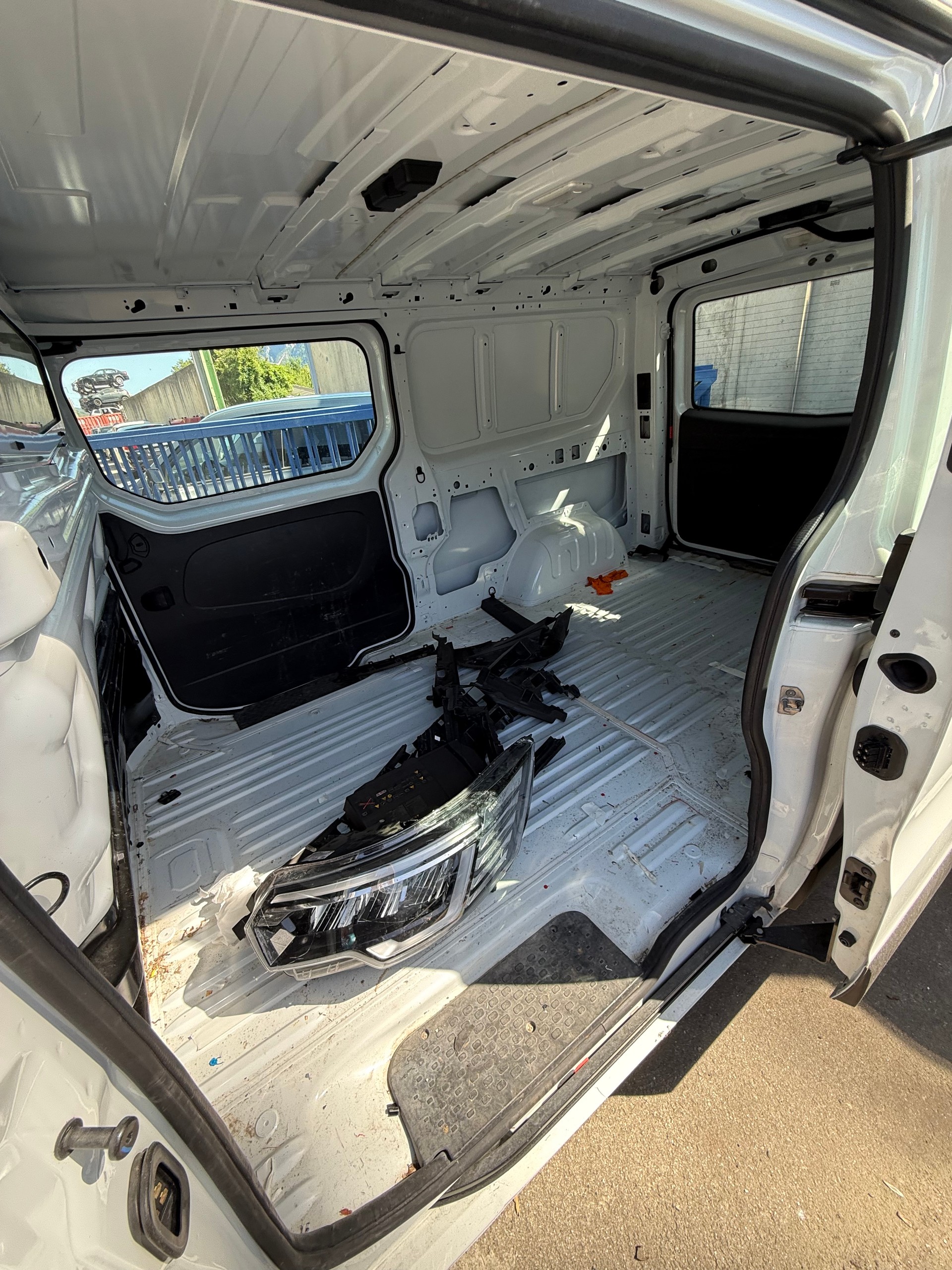 RENAULT Trafic 2.0 Blue dCi 130 Access L2H1 EN-image-7