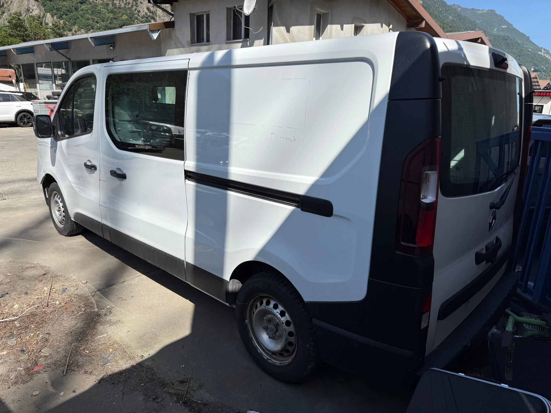 RENAULT Trafic 2.0 Blue dCi 130 Access L2H1 EN-image-6