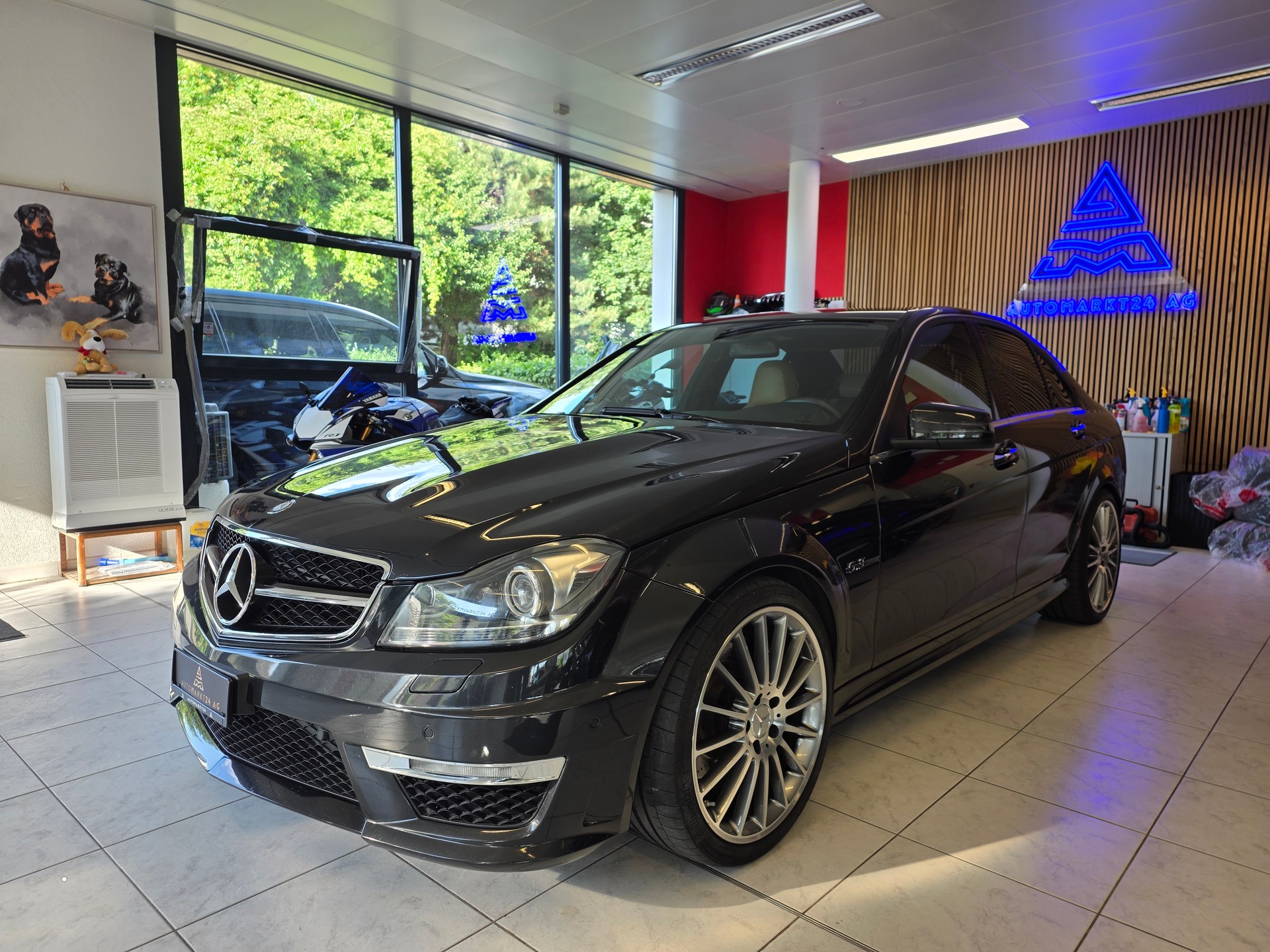 MERCEDES-BENZ C 63 V8 AMG ''Designo Interieur'' !EINZIGARTIG!-image-2