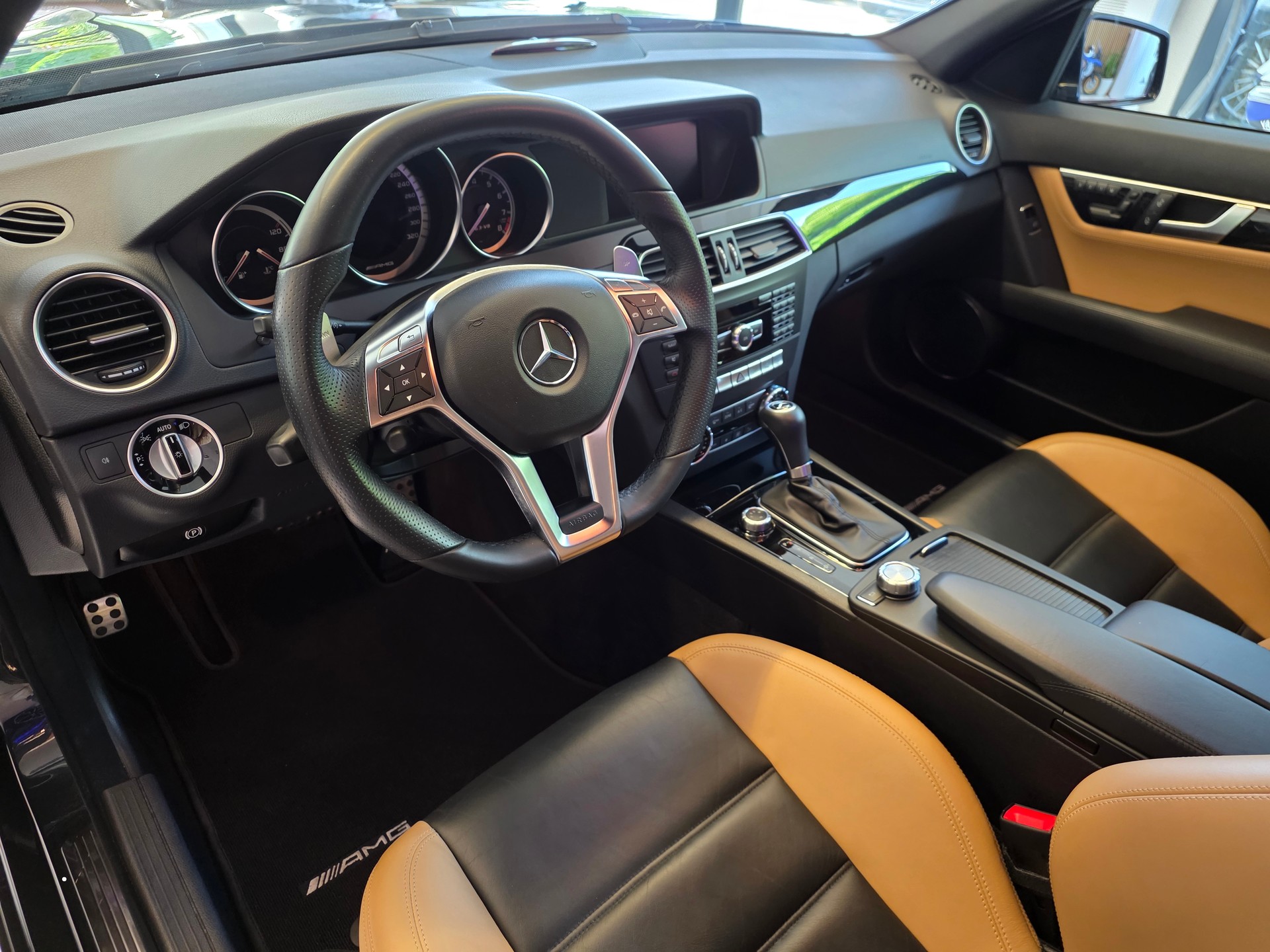 MERCEDES-BENZ C 63 V8 AMG ''Designo Interieur'' !EINZIGARTIG!-image-6