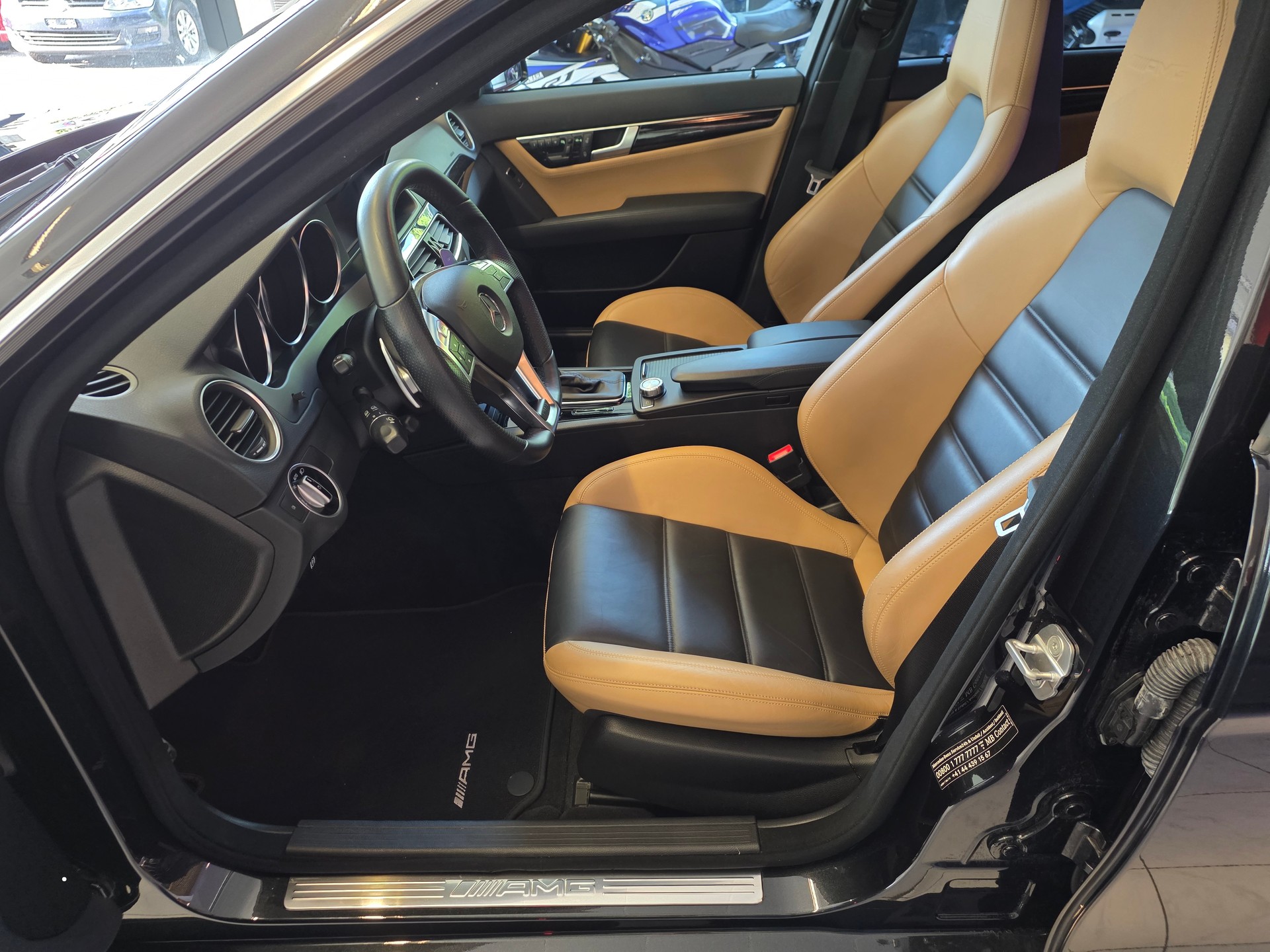 MERCEDES-BENZ C 63 V8 AMG ''Designo Interieur'' !EINZIGARTIG!-image-4