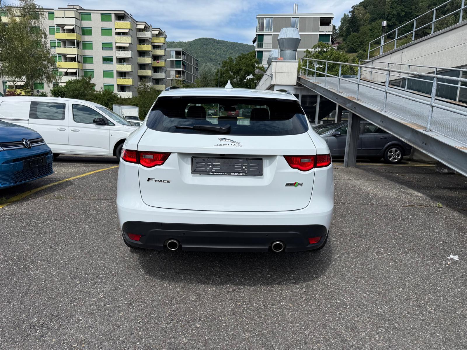 JAGUAR F-Pace 3.0 TD R-Sport AWD Automatik-image-4