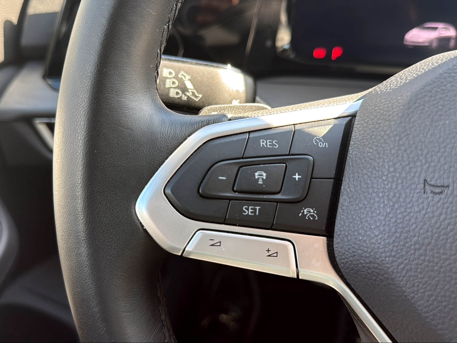 VW Golf 2.0 TSI Style DSG 4 Motion-image-19