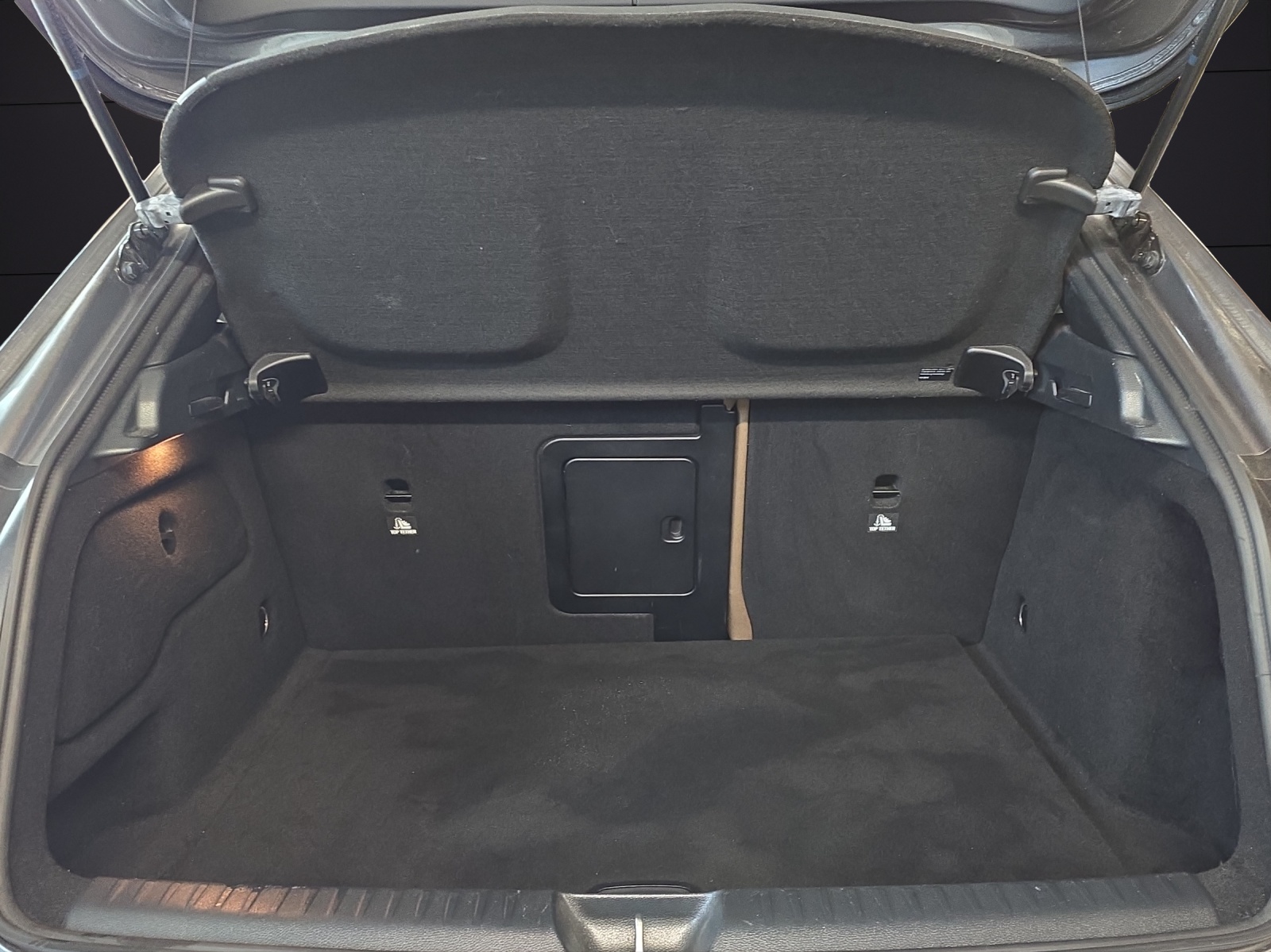 MERCEDES-BENZ GLA 250 Urban 4Matic 7G-DCT-image-14