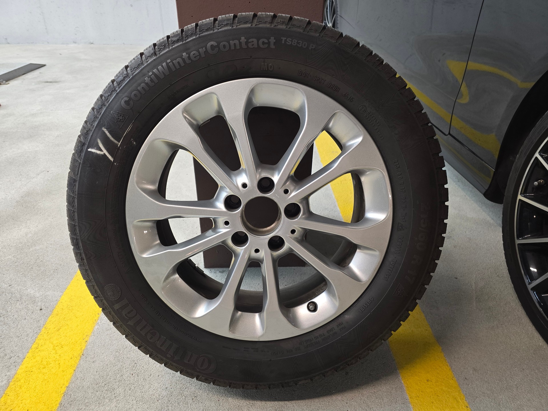 MERCEDES-BENZ GLA 250 Urban 4Matic 7G-DCT-image-22
