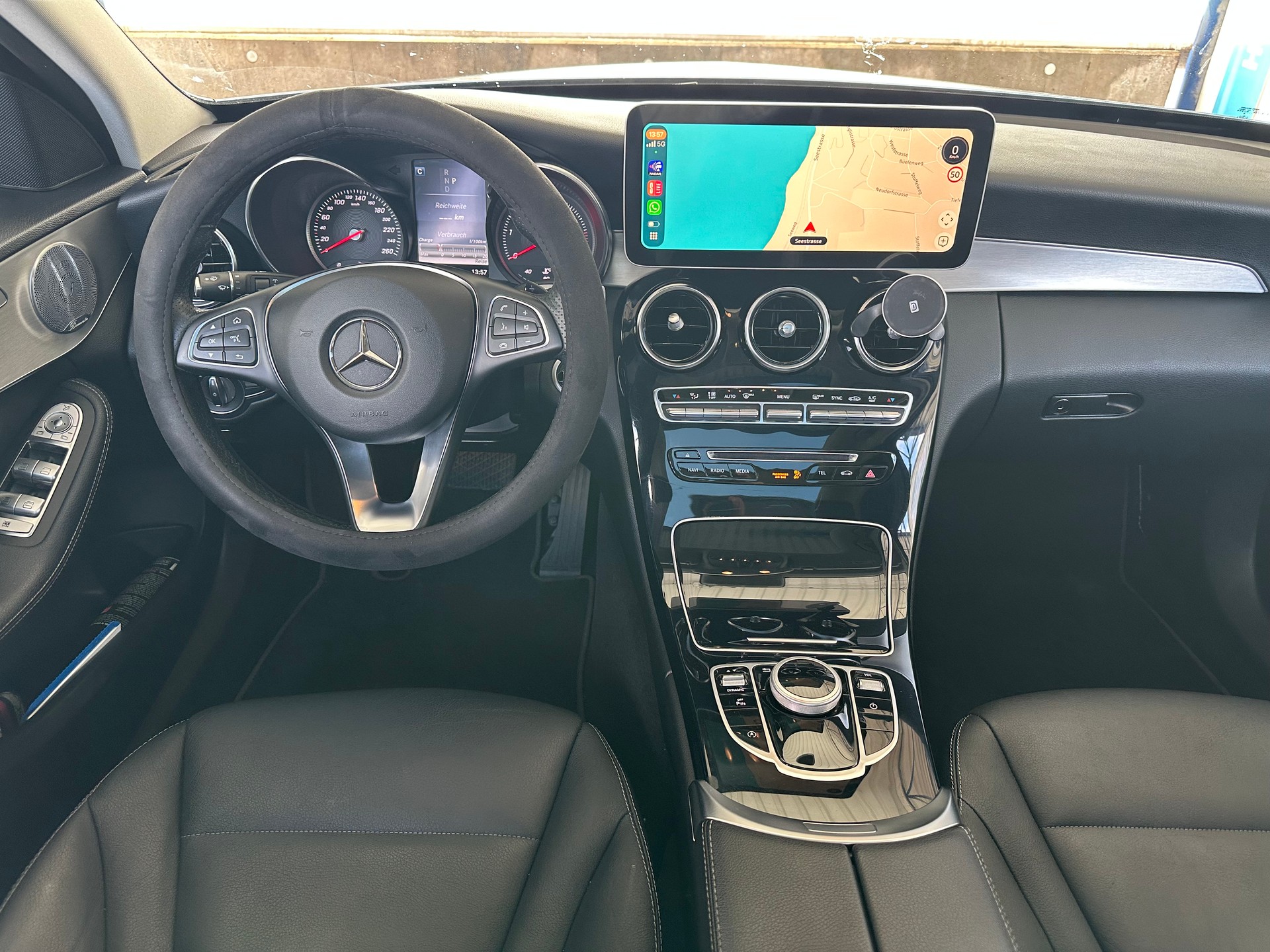 MERCEDES-BENZ C 220 d Avantgarde 4Matic 9G-Tronic-image-19