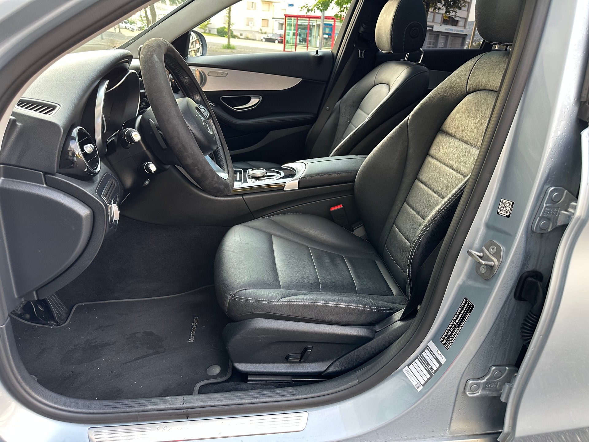 MERCEDES-BENZ C 220 d Avantgarde 4Matic 9G-Tronic-image-13