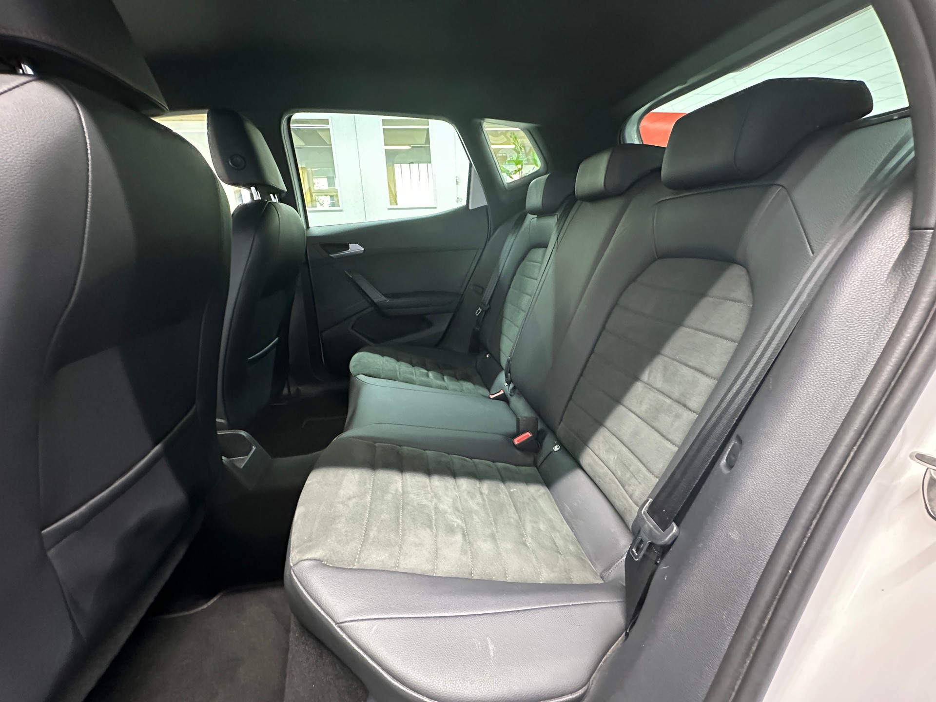 SEAT Arona 1.0 TSI Eco Hola FR DSG-image-8
