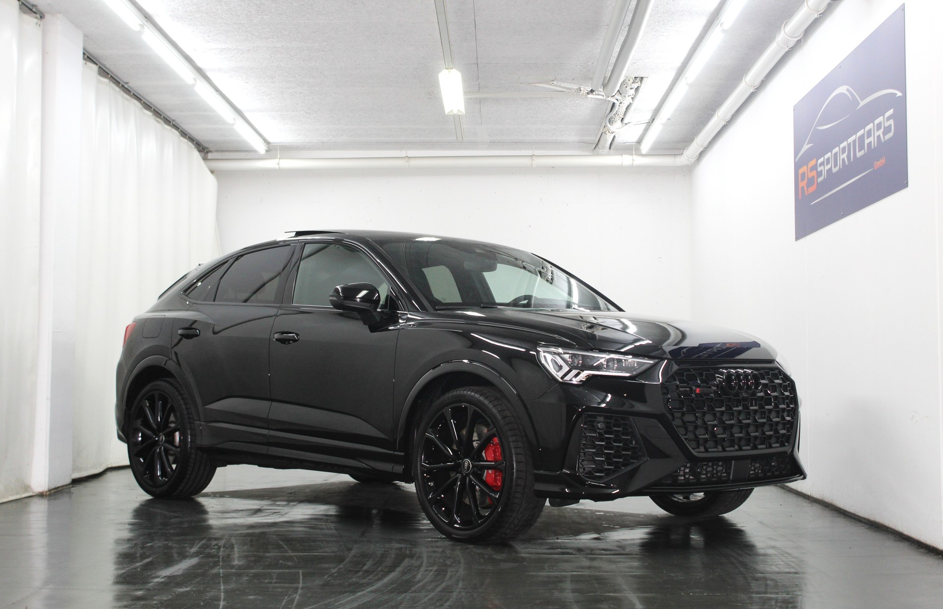 AUDI RS Q3 Sportback quattro S tronic RS-Designpaket rot / CH-Fahrzeug-image-0