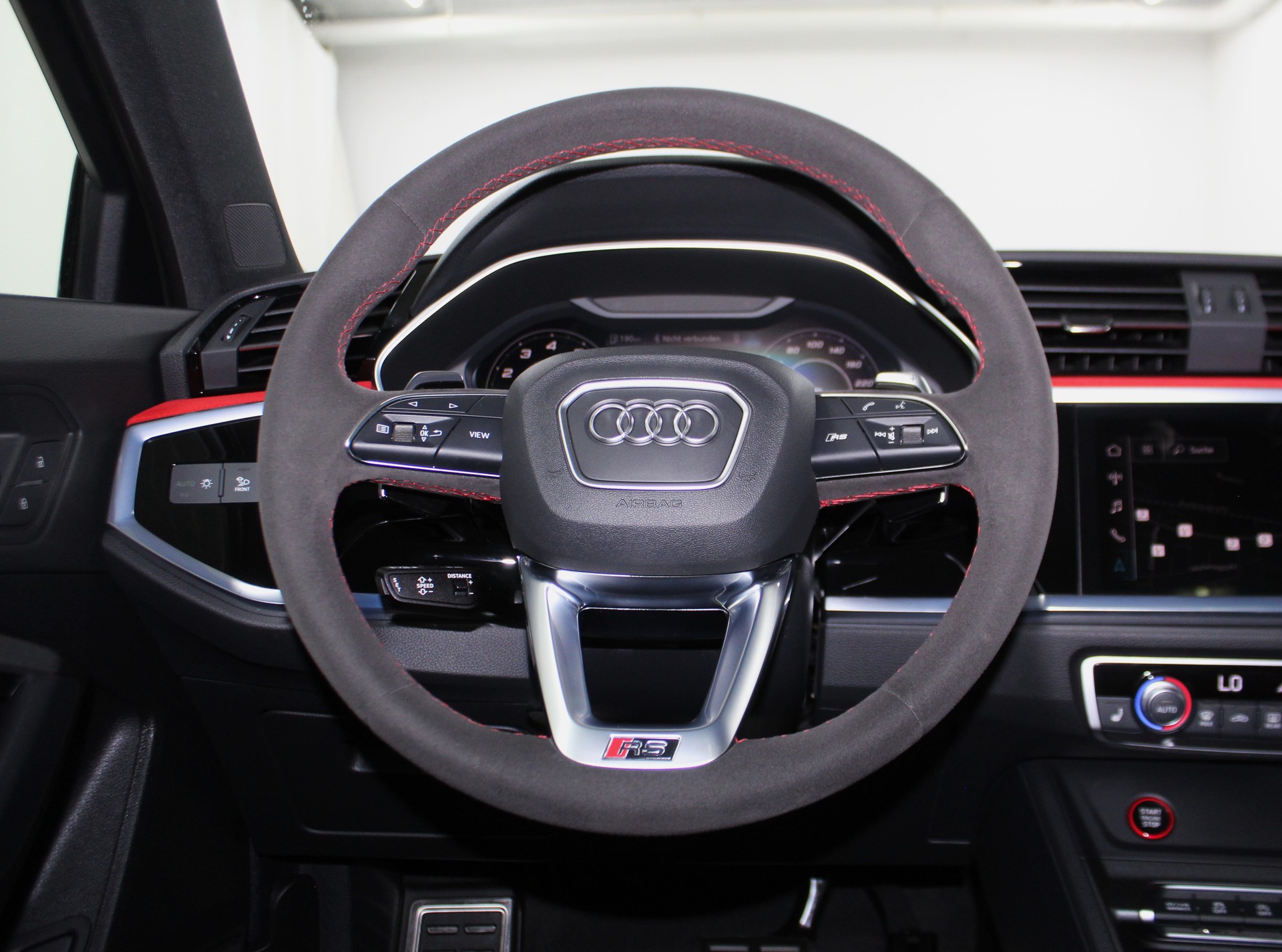 AUDI RS Q3 Sportback quattro S tronic RS-Designpaket rot / CH-Fahrzeug-image-13