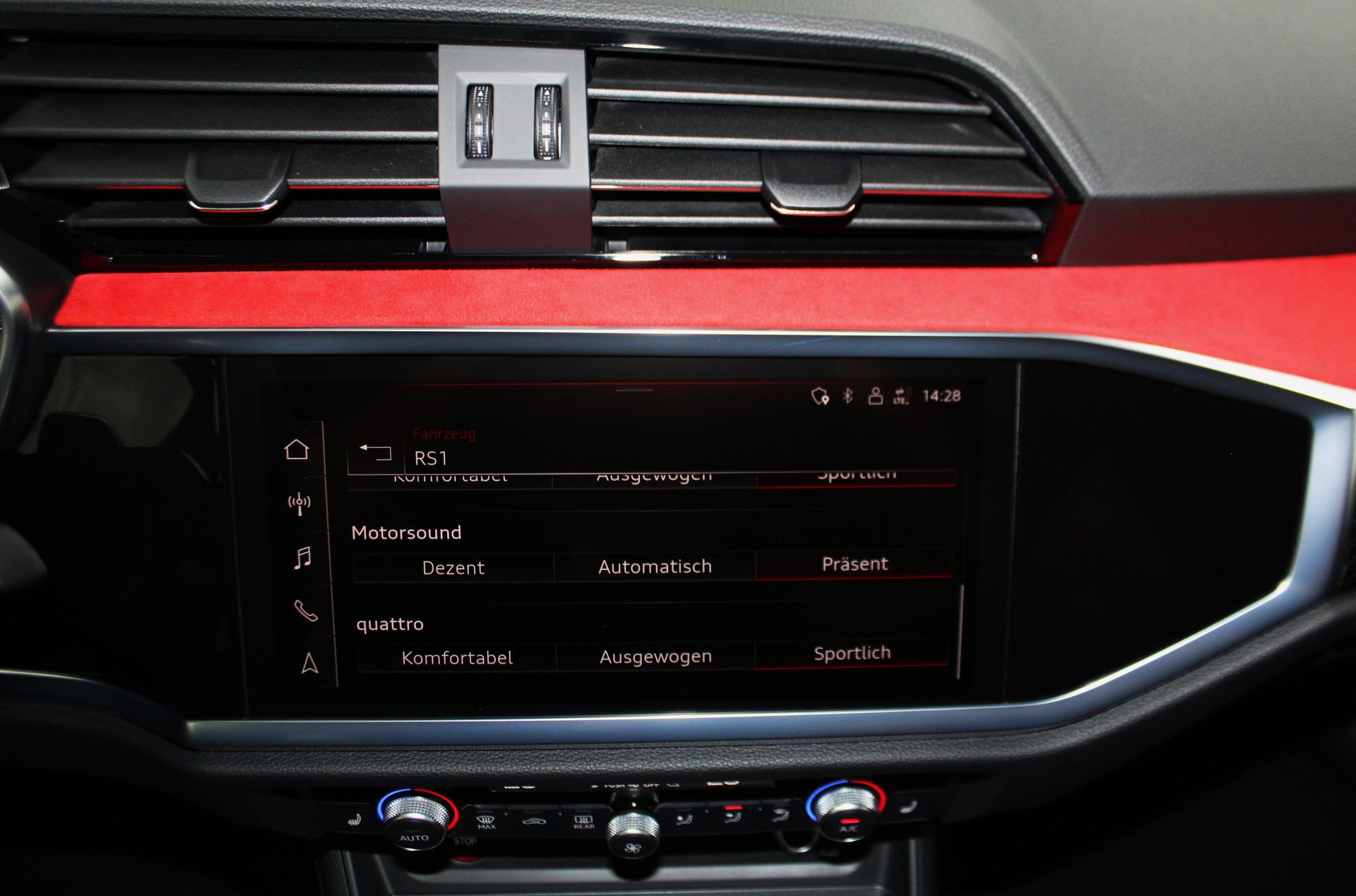AUDI RS Q3 Sportback quattro S tronic RS-Designpaket rot / CH-Fahrzeug-image-29
