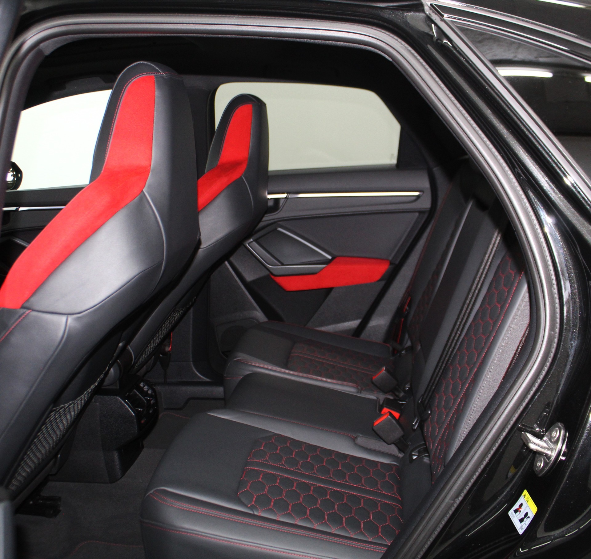 AUDI RS Q3 Sportback quattro S tronic RS-Designpaket rot / CH-Fahrzeug-image-9