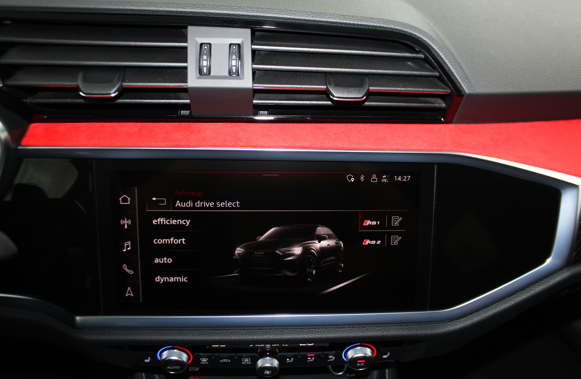 AUDI RS Q3 Sportback quattro S tronic RS-Designpaket rot / CH-Fahrzeug-image-26