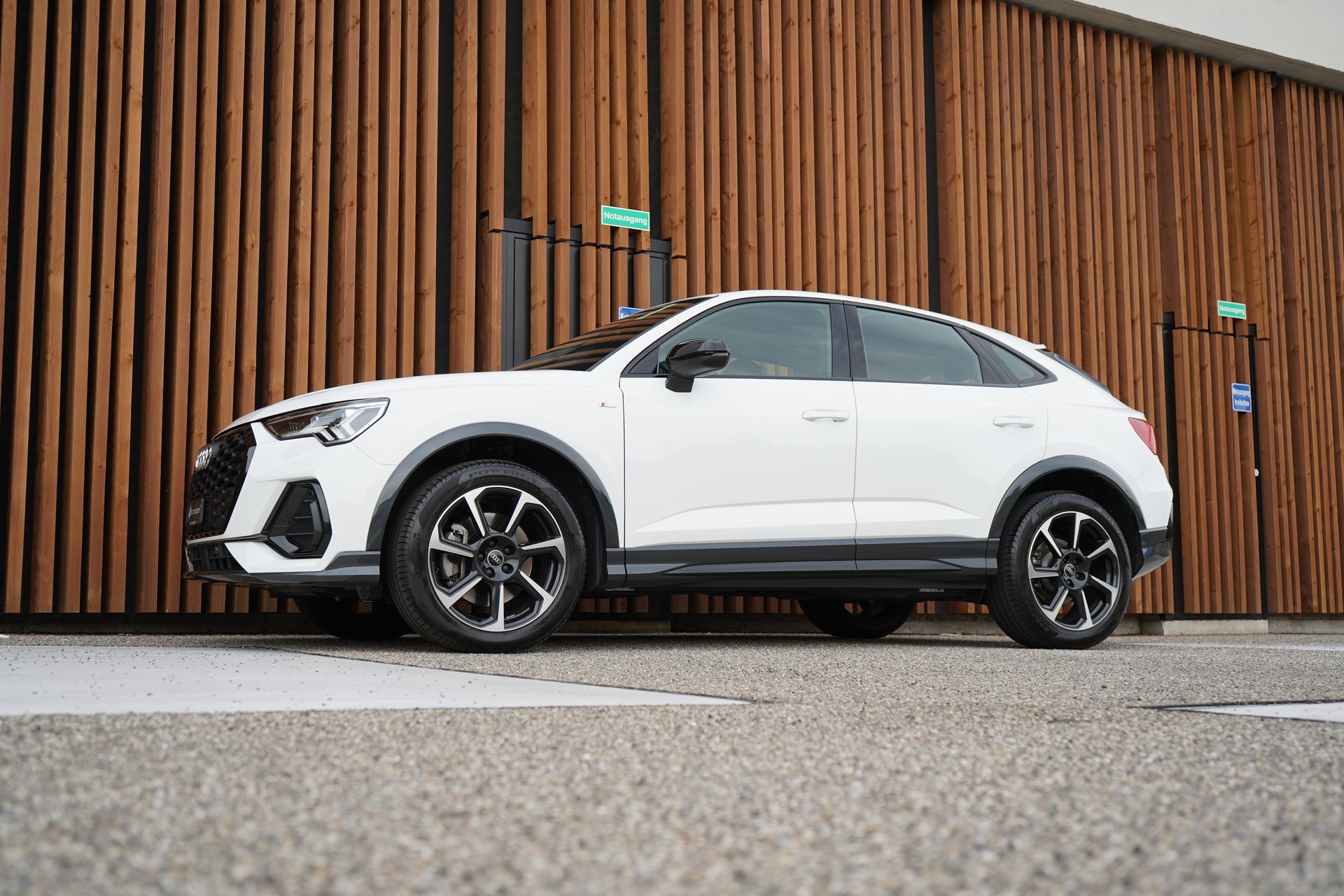 AUDI Q3 SPORTBACK 40 TDI S LINE BLACK QUATTRO S-TRONIC l 190 PS-image-4