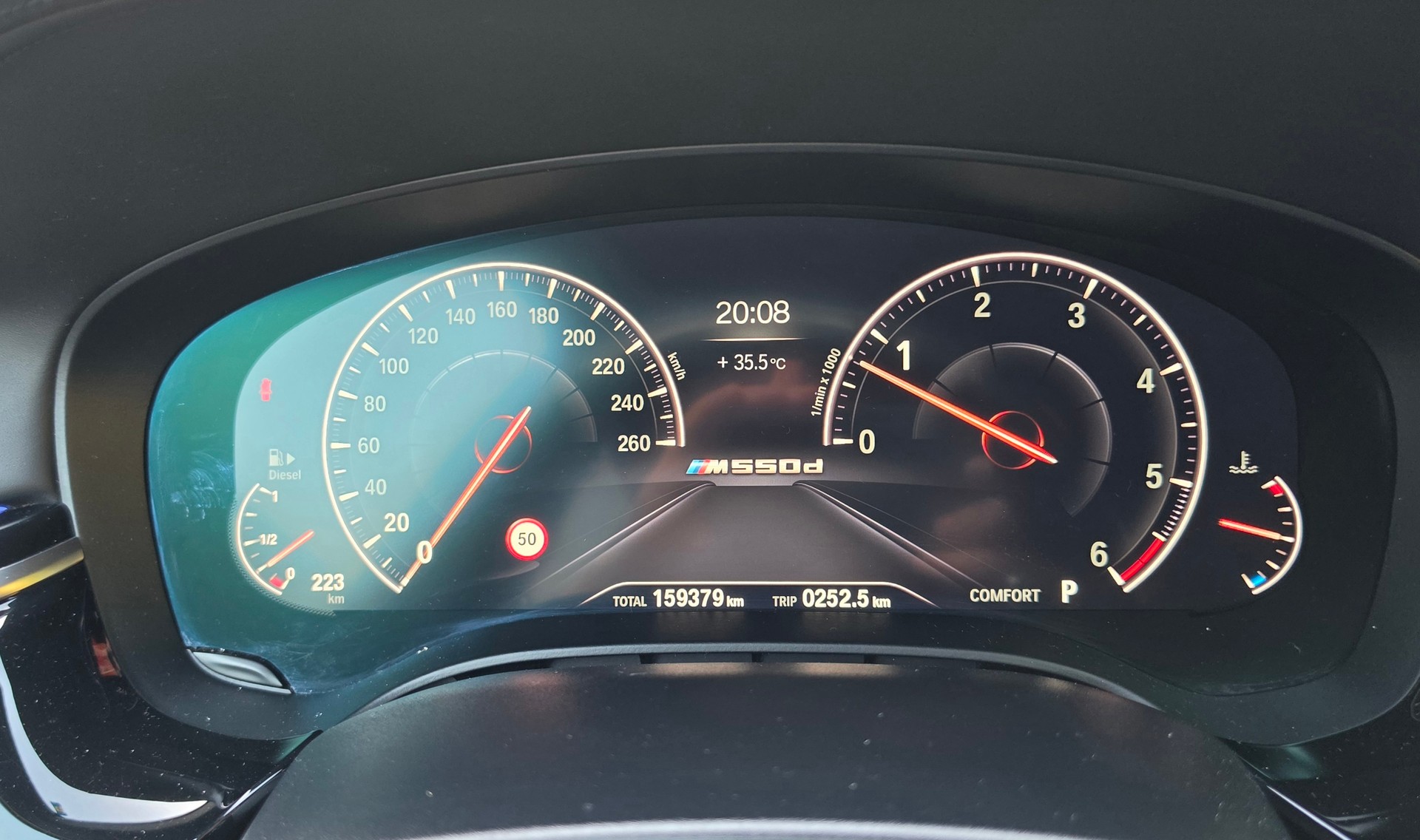 BMW M550d xDrive SAG-image-3