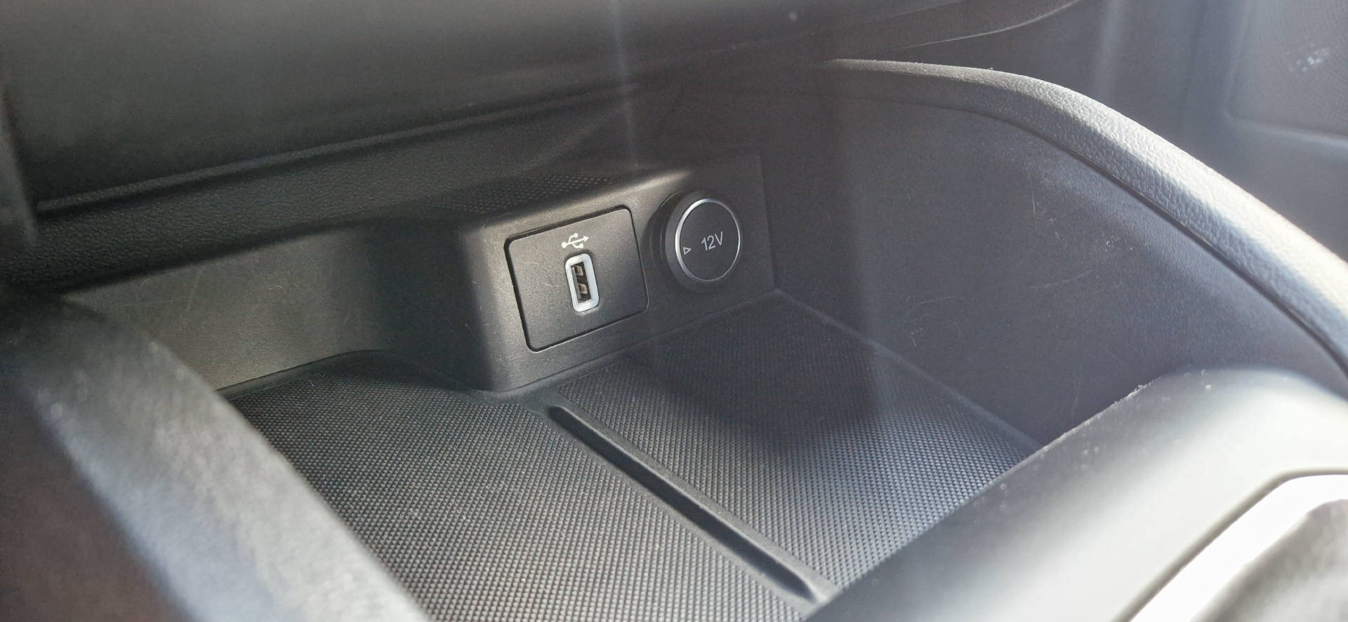 FORD Focus 1.0i EcoB 125 ST-Line-image-11