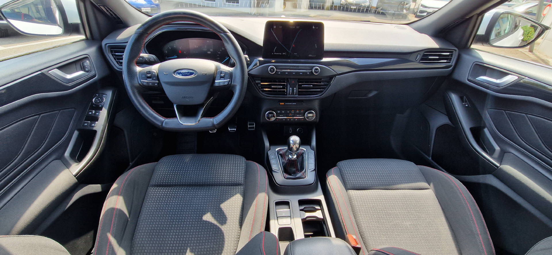 FORD Focus 1.0i EcoB 125 ST-Line-image-5