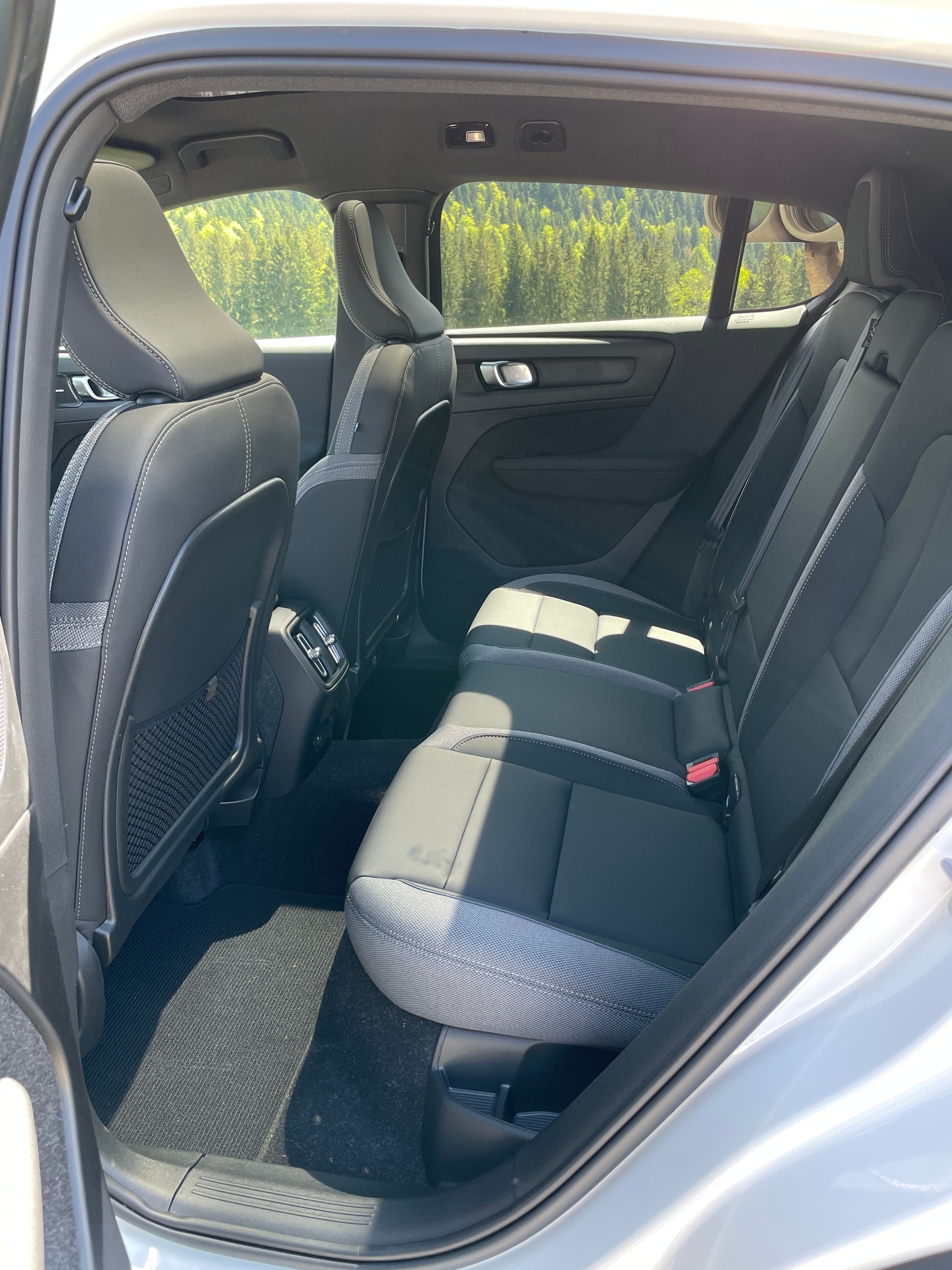 VOLVO C40 Recharge P8 Twin AWD Pure Electric Ultimate-image-15