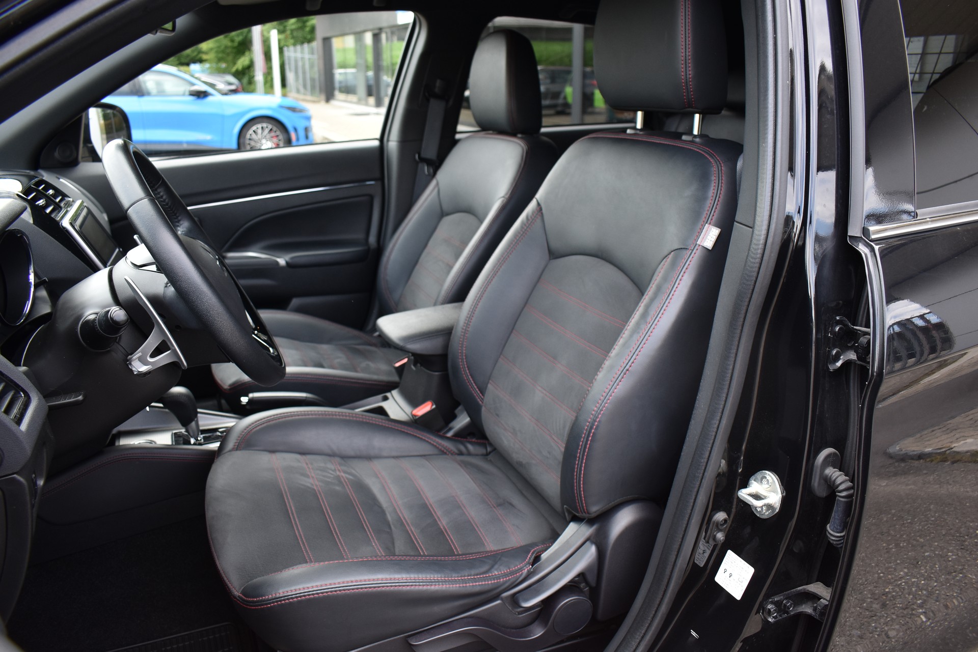 MITSUBISHI ASX 2.0 MIVEC Style 4WD Automat-image-11