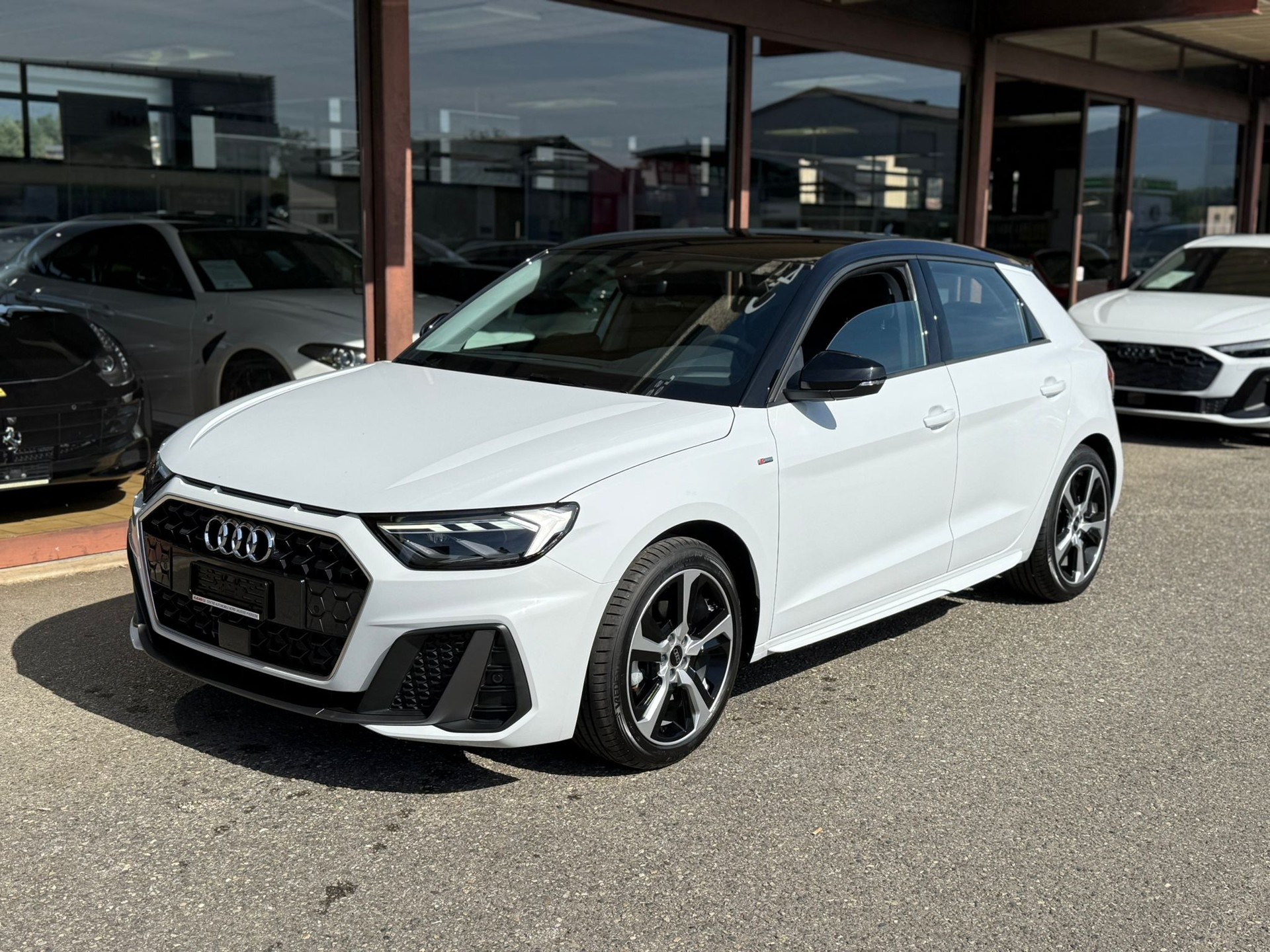 AUDI A1 Sportback 30 TFSI S Line S-tronic-image-1