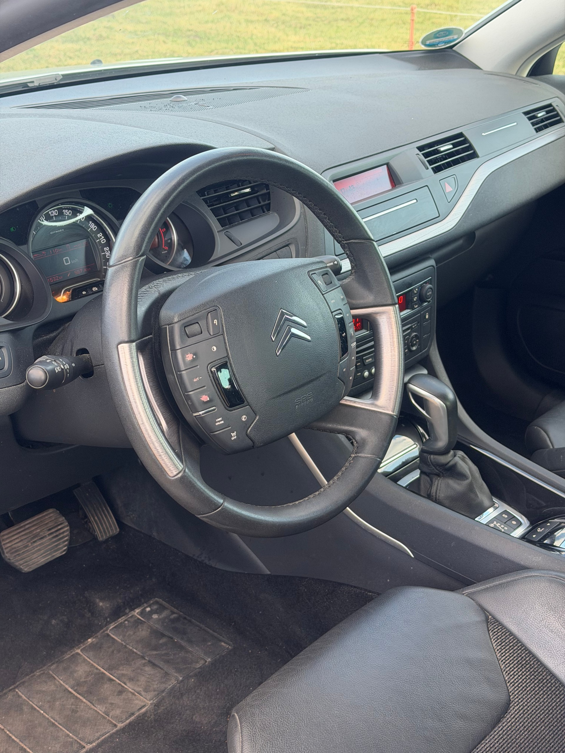 CITROEN C5 Berline 2.7 HDi V6 Motion Exclusive Automatic-image-8