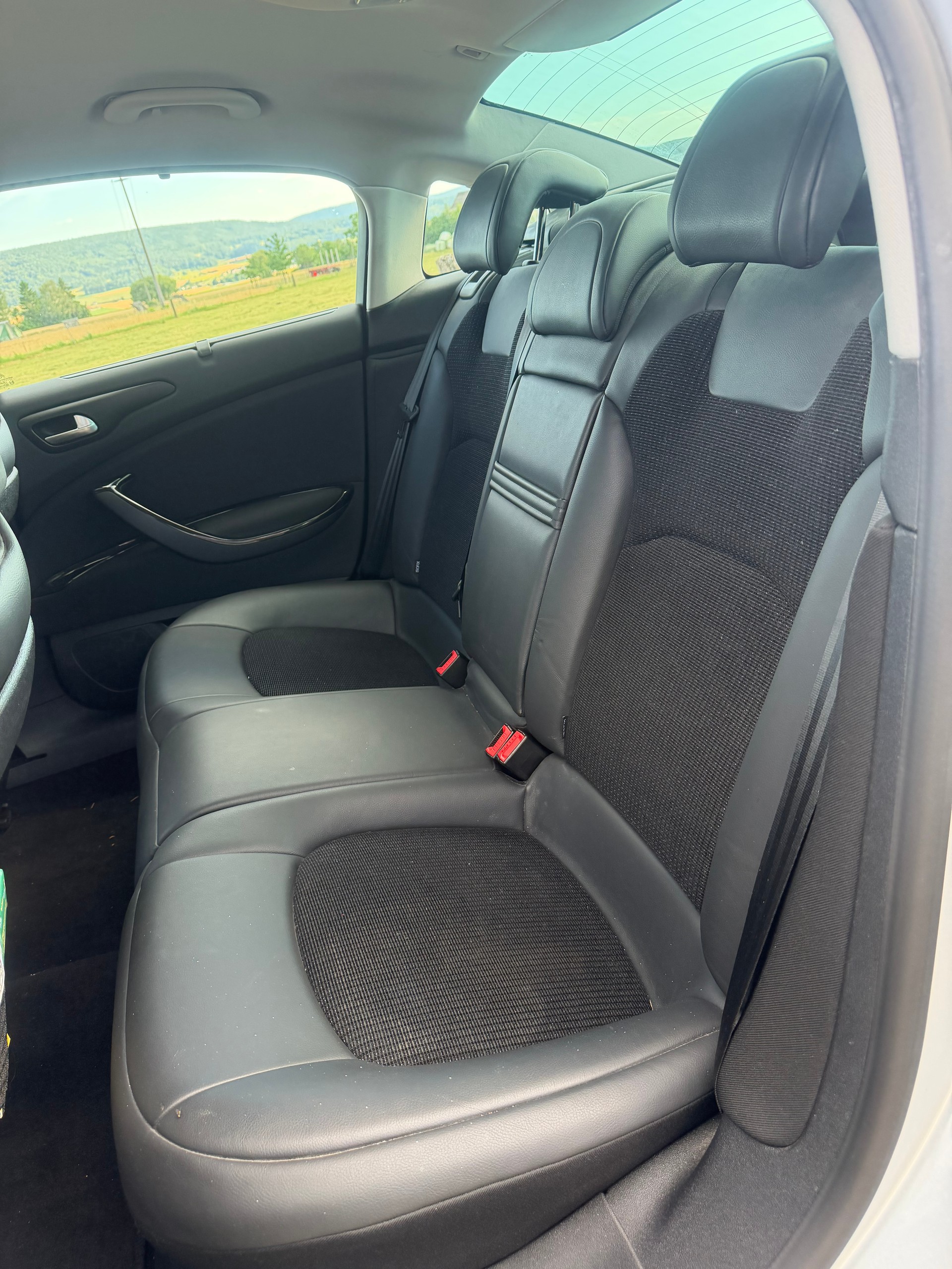 CITROEN C5 Berline 2.7 HDi V6 Motion Exclusive Automatic-image-6
