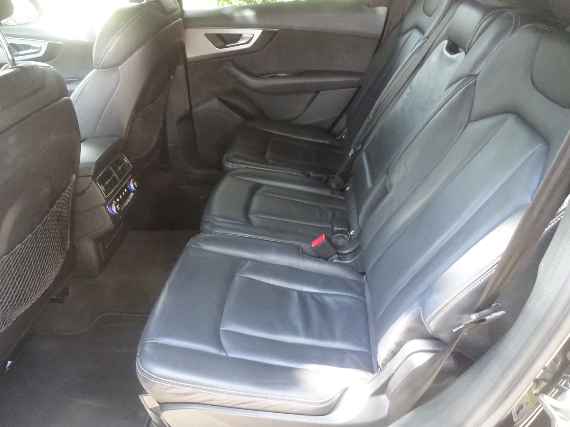 AUDI SQ7 4.0 TDI quattro tiptronic-image-9