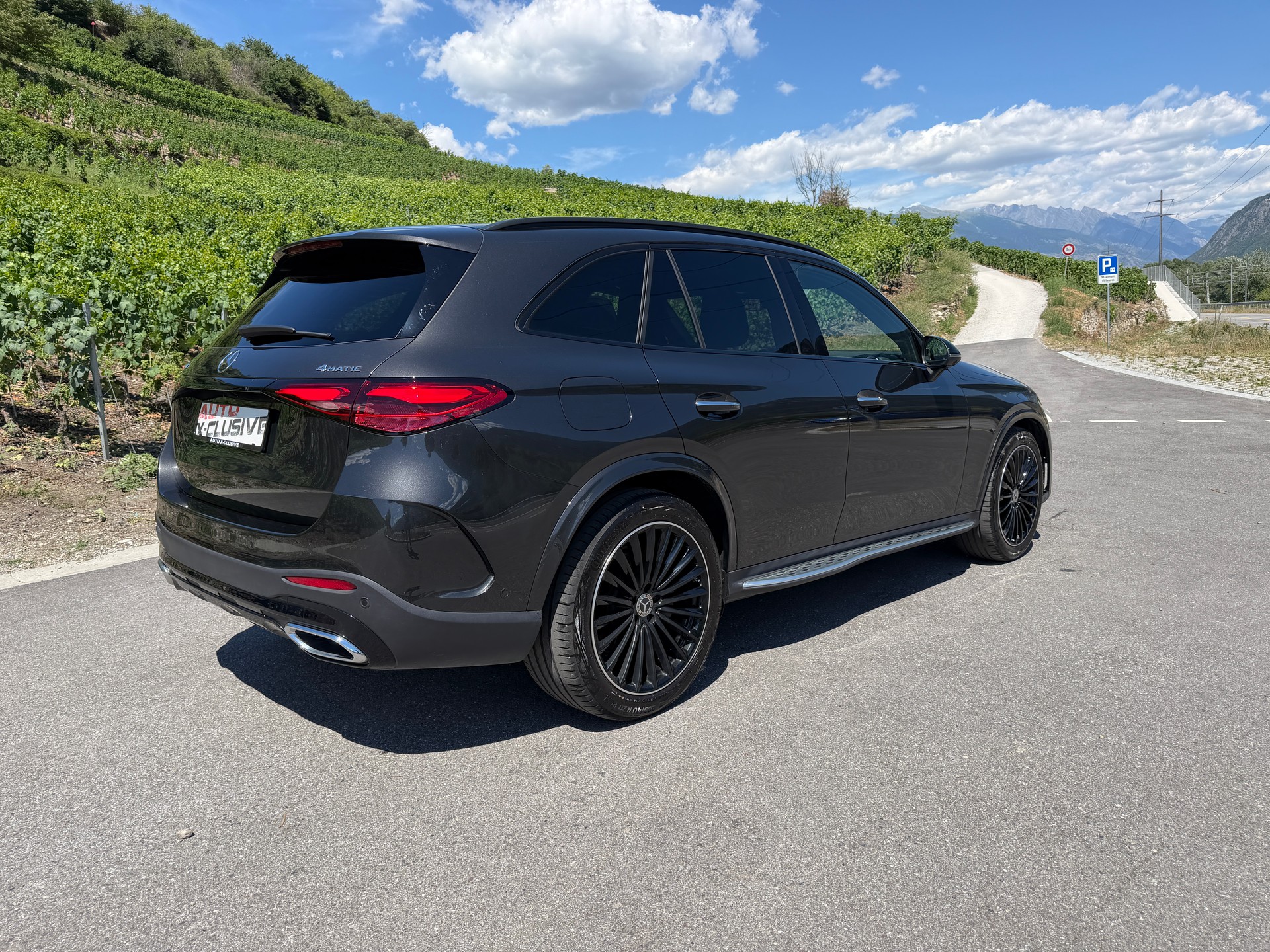 MERCEDES-BENZ GLC 300 4Matic 9G-Tronic-image-5