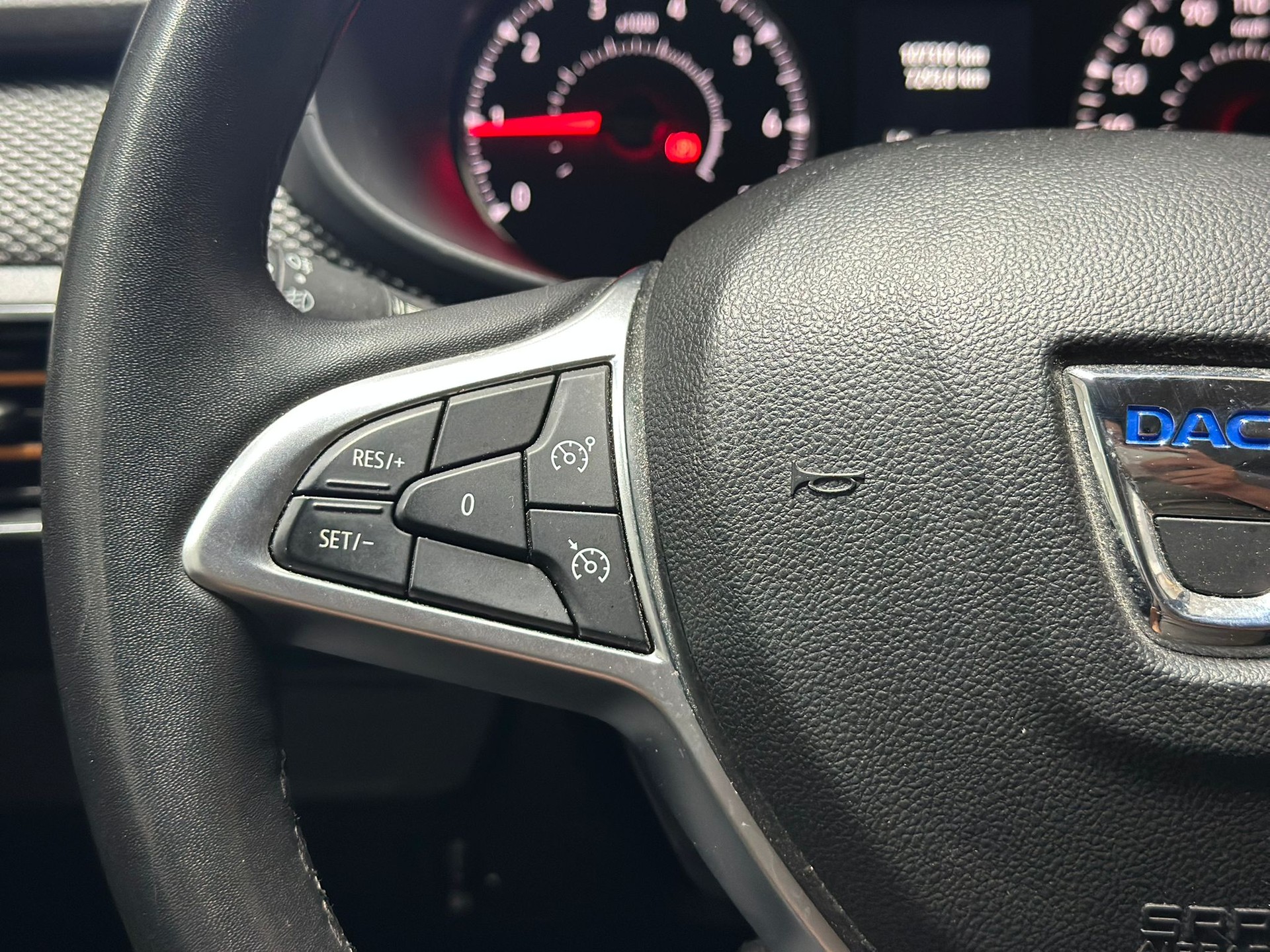 DACIA Sandero Stepway TCe 90 Comfort CVT-image-9