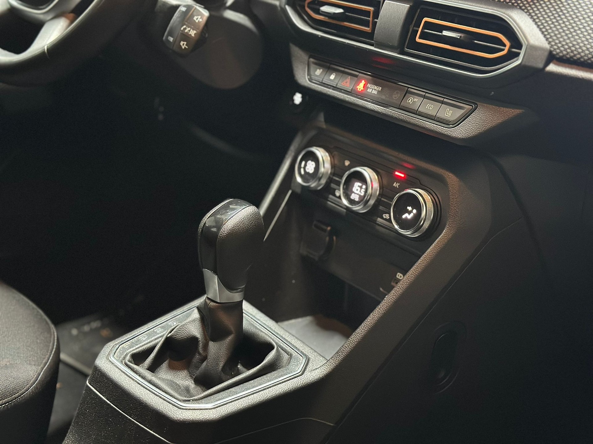 DACIA Sandero Stepway TCe 90 Comfort CVT-image-11