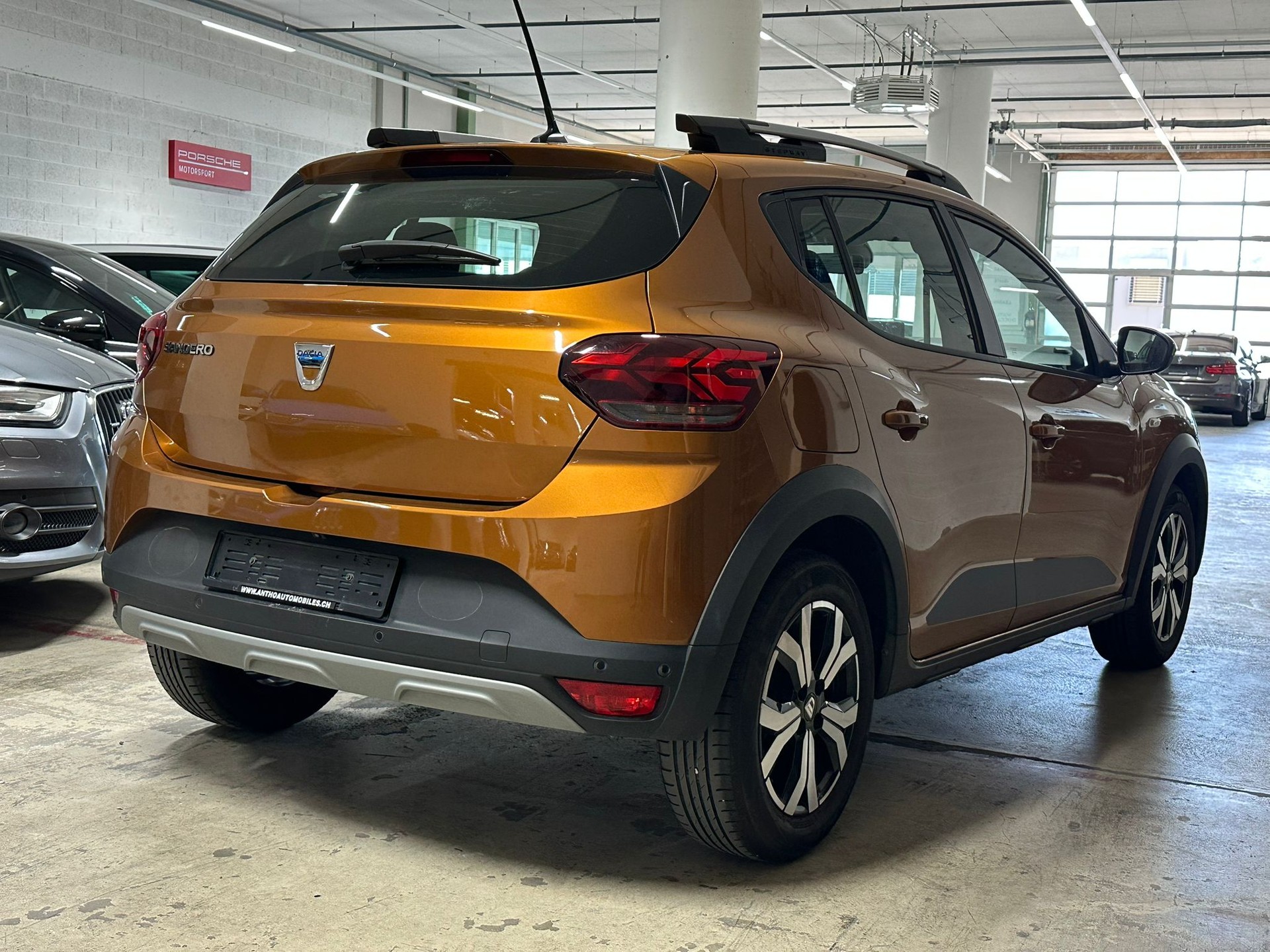 DACIA Sandero Stepway TCe 90 Comfort CVT-image-3
