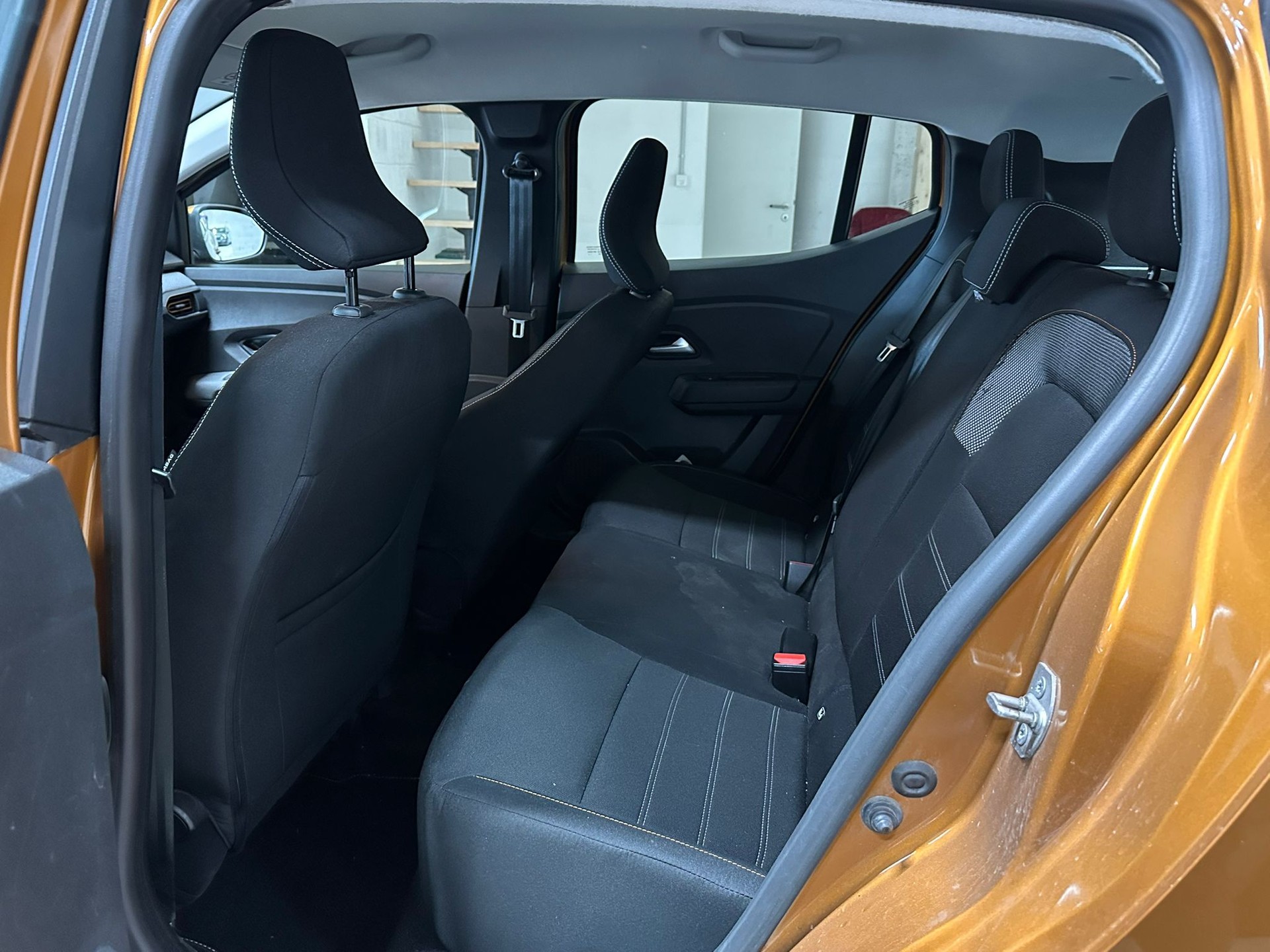 DACIA Sandero Stepway TCe 90 Comfort CVT-image-5