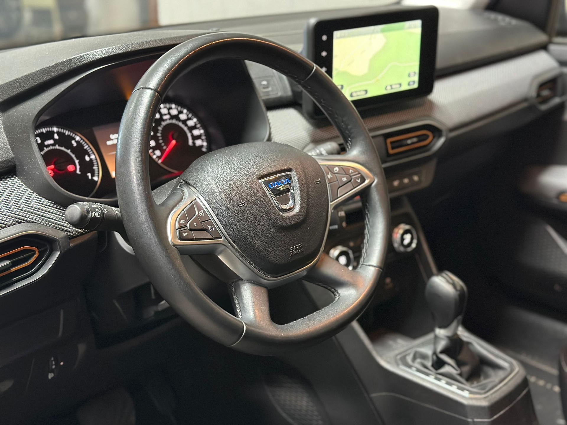 DACIA Sandero Stepway TCe 90 Comfort CVT-image-7