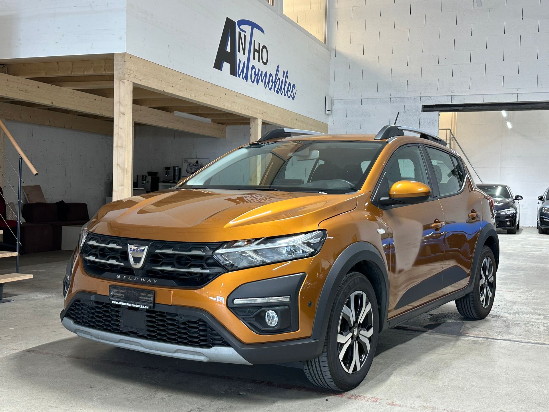 DACIA Sandero Stepway TCe 90 Comfort CVT-image-0