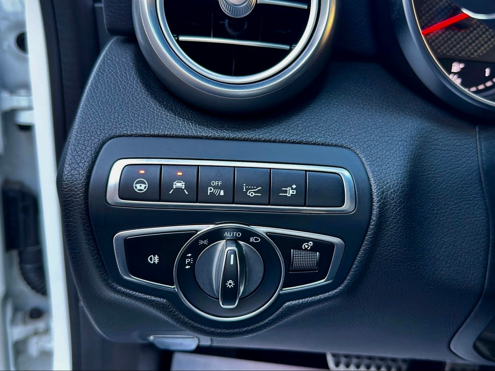 MERCEDES-BENZ C 63 S AMG 9G-tronic-image-13