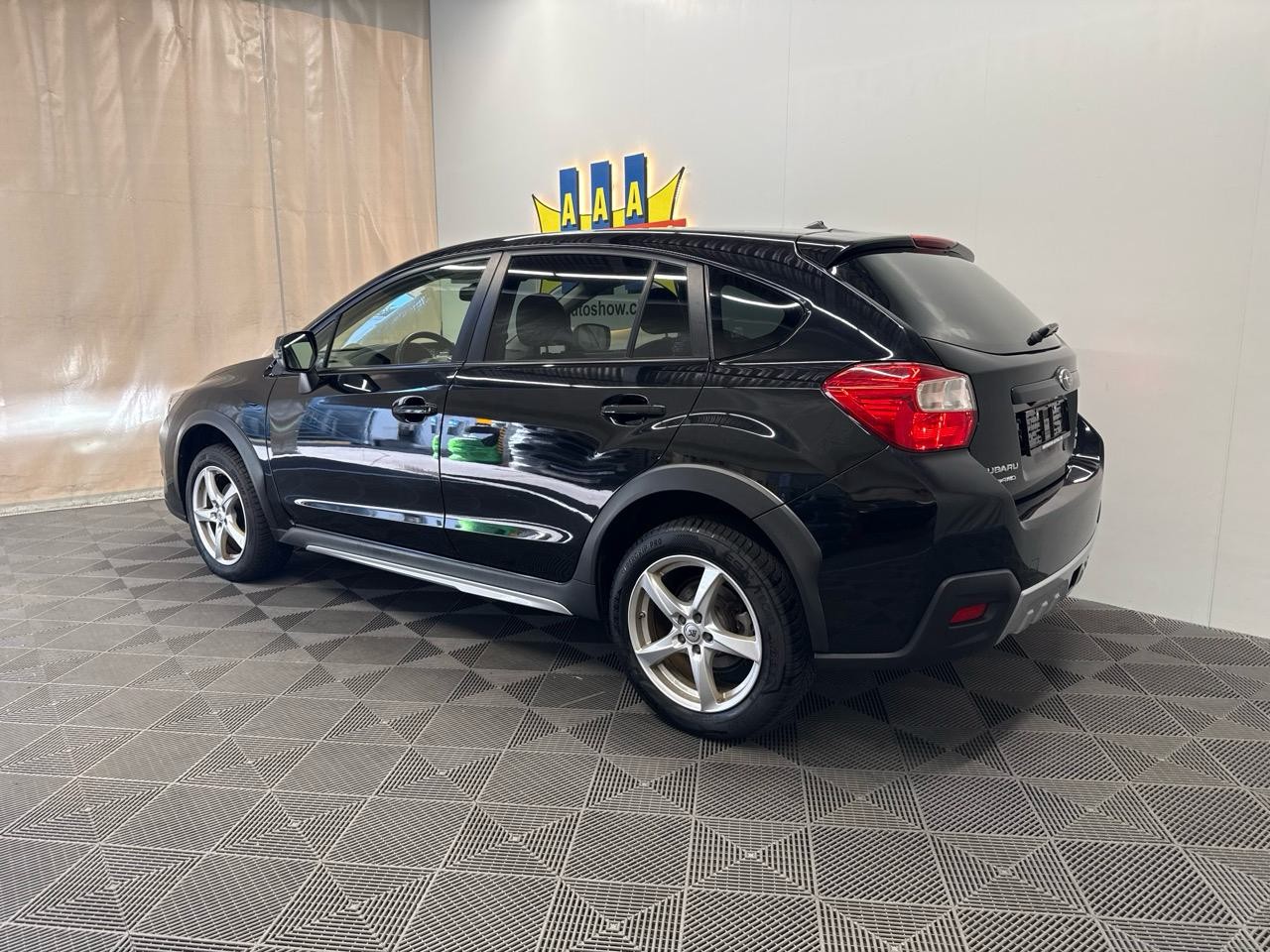 SUBARU XV 2.0D Swiss Three AWD-showroom-element-1