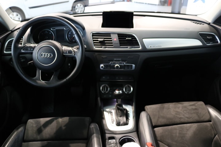 AUDI Q3 2.0 TDI quattro S-tronic-image-35