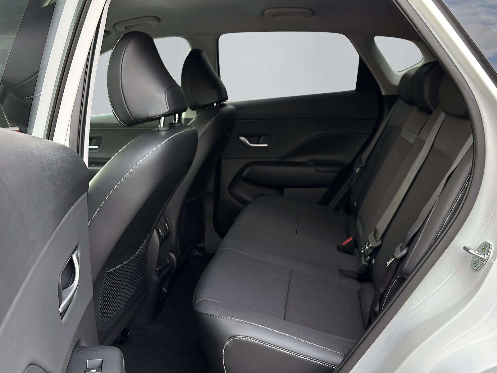HYUNDAI Kona Electric Amplia 65,4 kWh-image-6