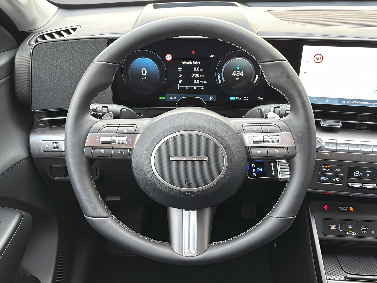 HYUNDAI Kona Electric Amplia 65,4 kWh-showroom-element-3