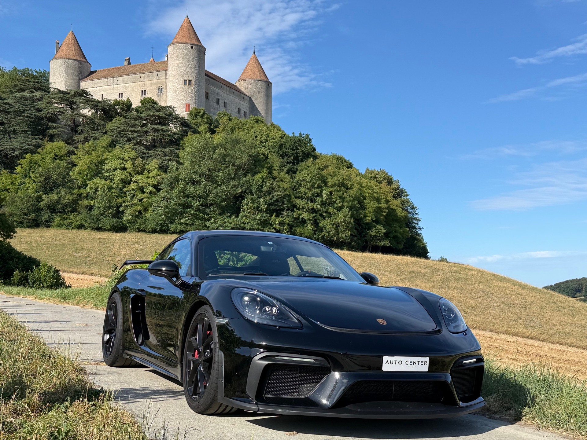 PORSCHE 718 Cayman GT4-image-1